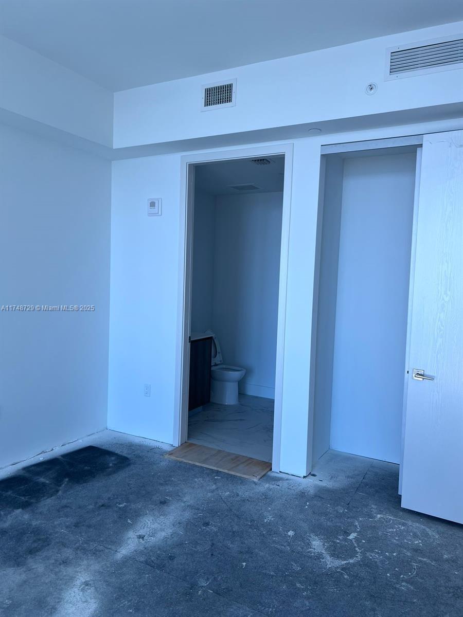 AURORA CONDO - Residential