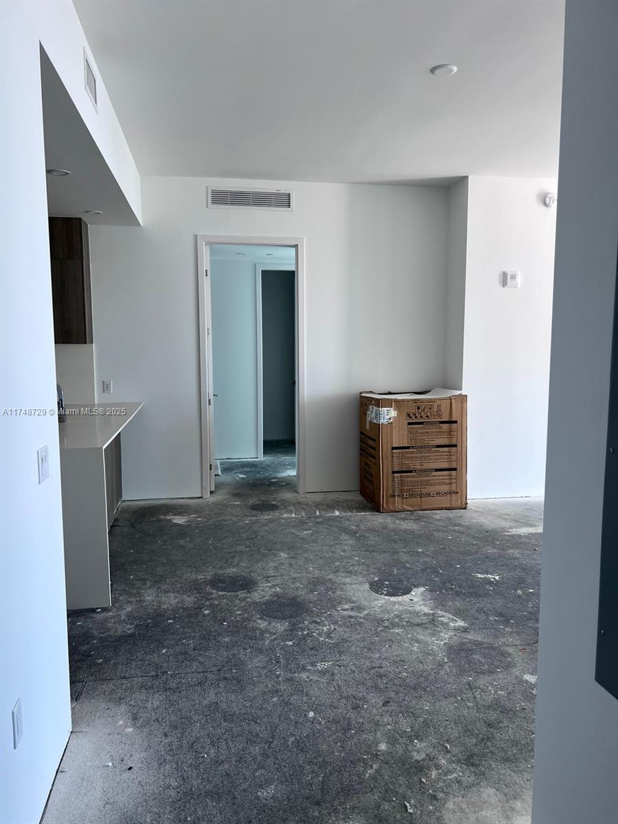 AURORA CONDO - Residential