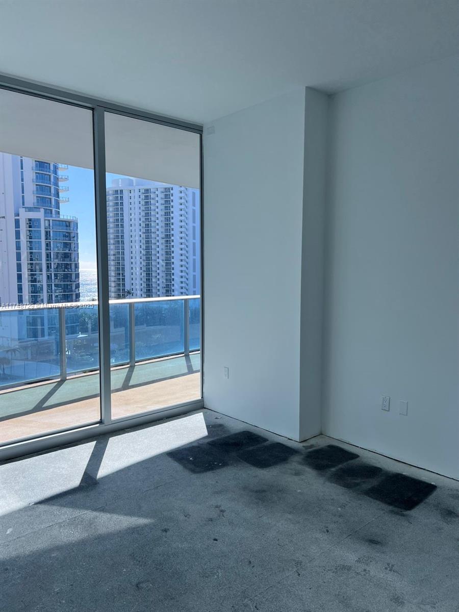 AURORA CONDO - Residential