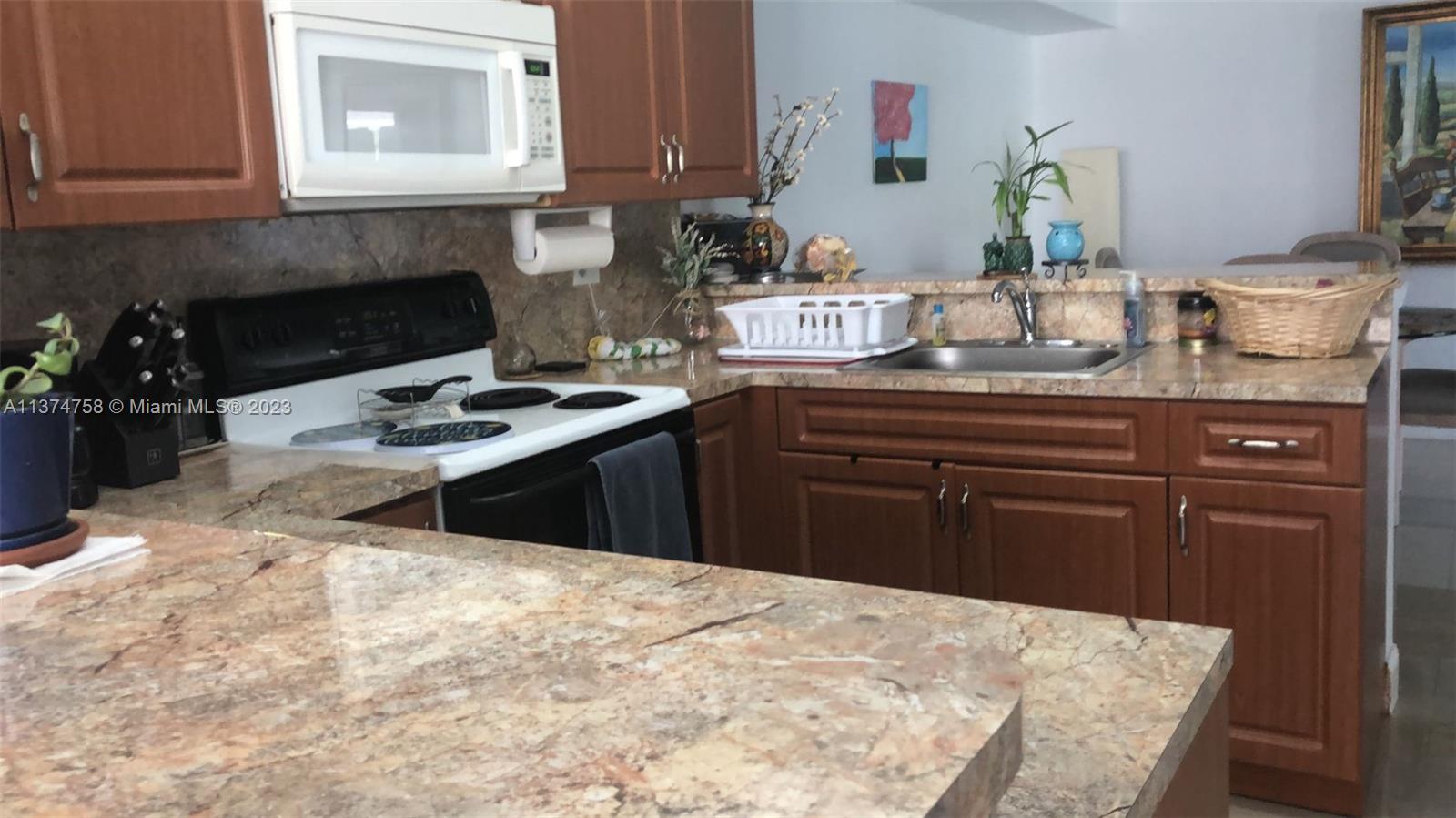 SOUTH LAKE VILLAS CONDO - Residential Lease
