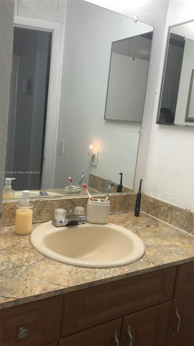 SOUTH LAKE VILLAS CONDO - Residential Lease