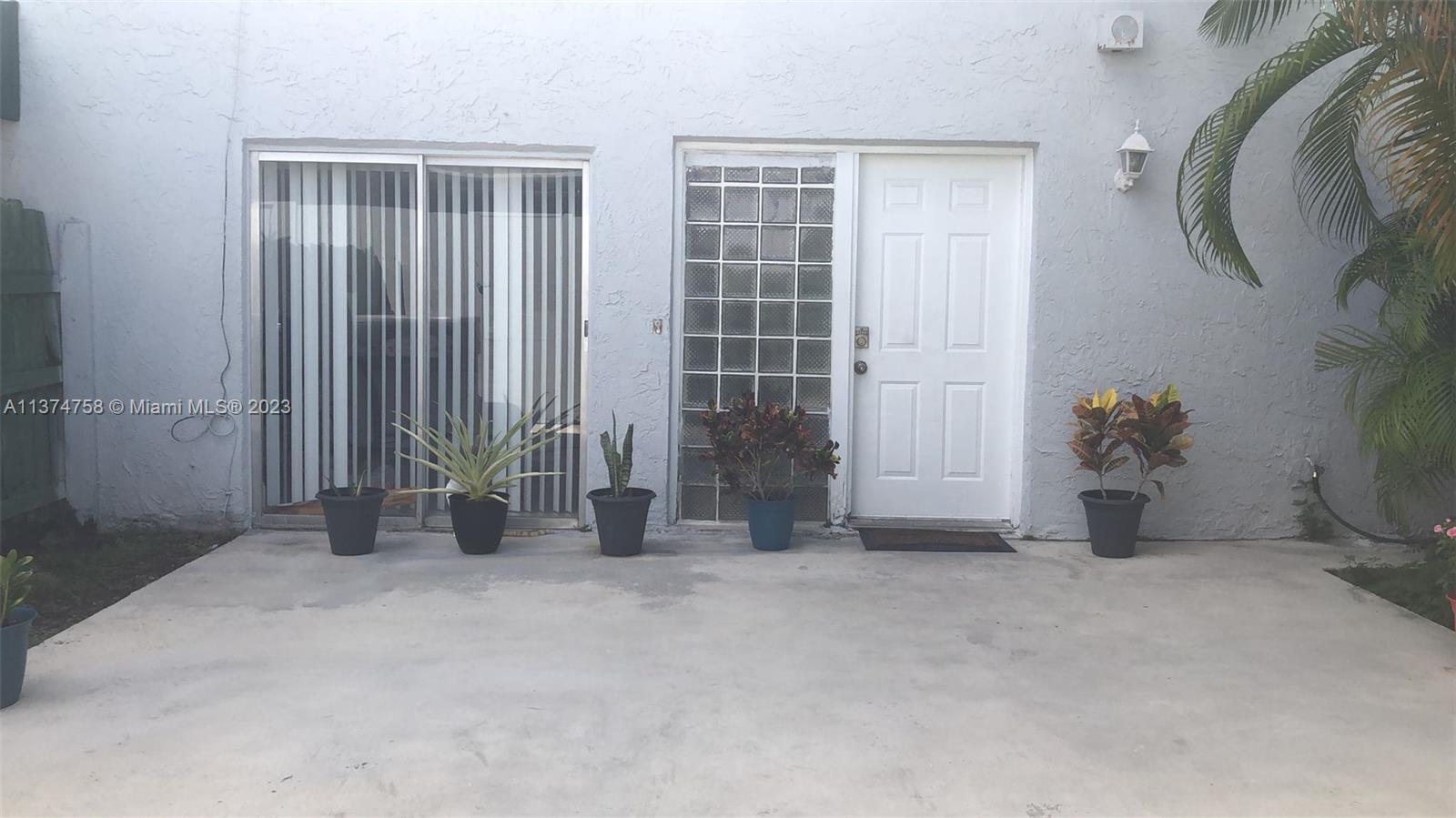SOUTH LAKE VILLAS CONDO - Residential Lease