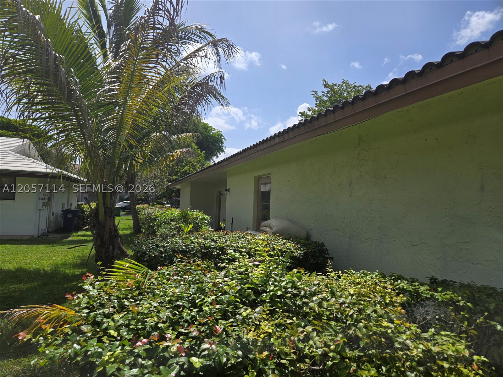 CASTLEWOOD - Residential Income