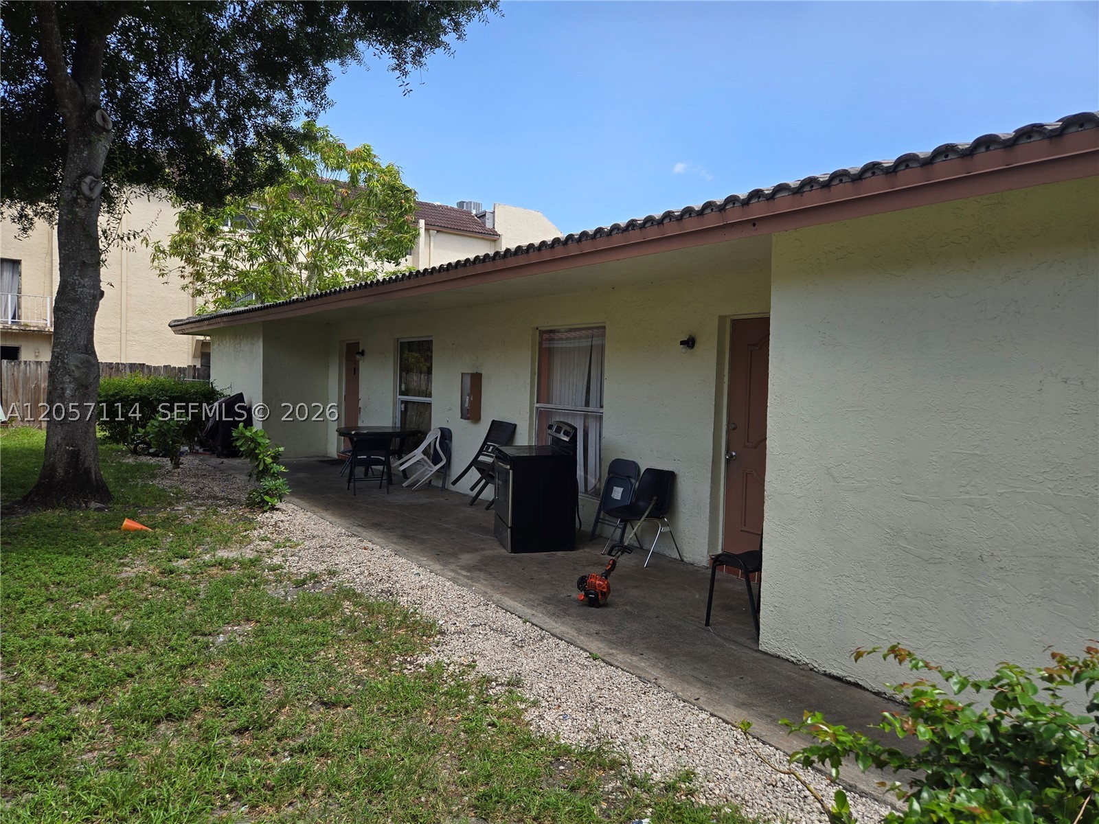 CASTLEWOOD - Residential Income
