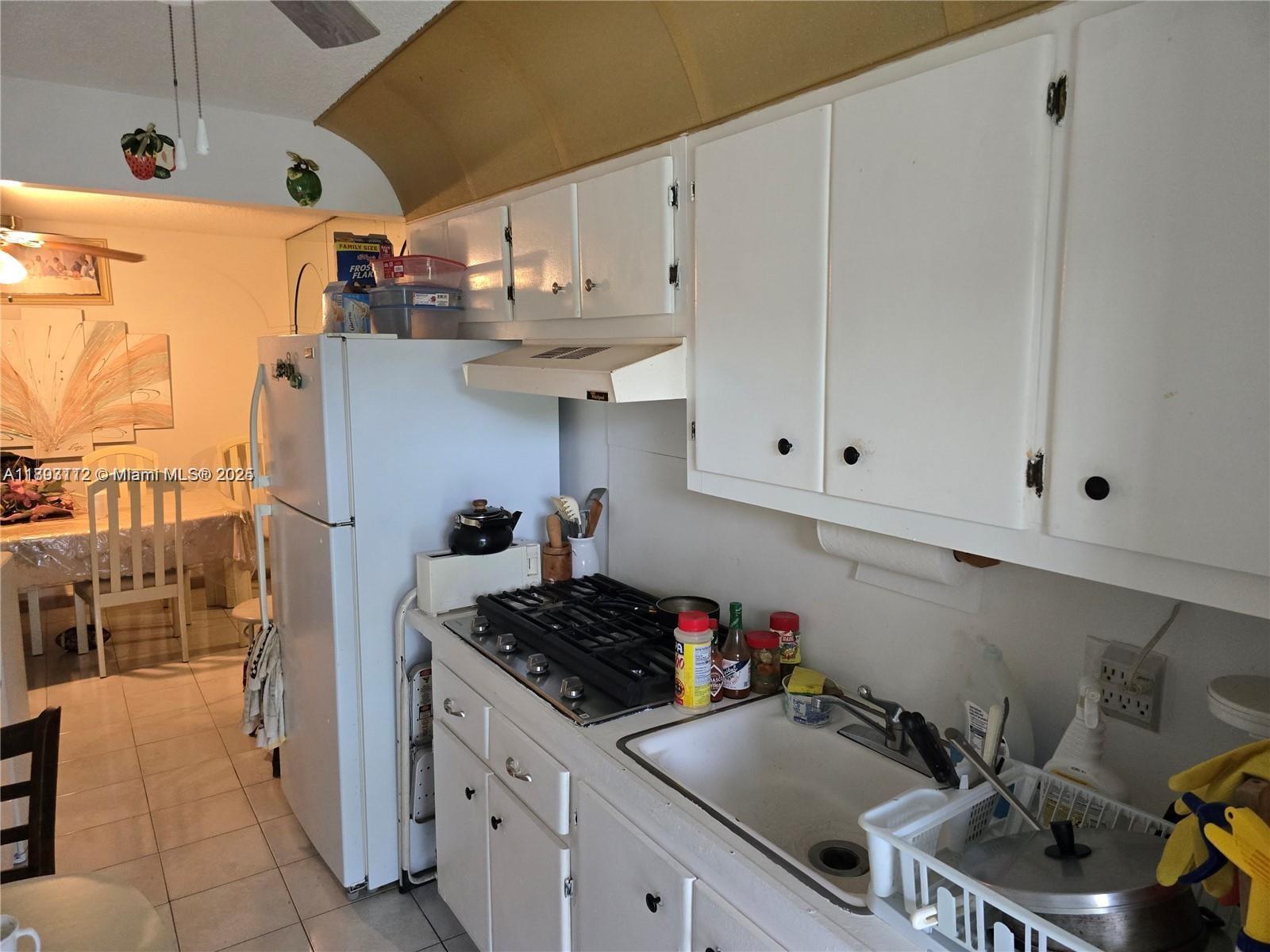 RO-MONT SOUTH CONDO K - Residential