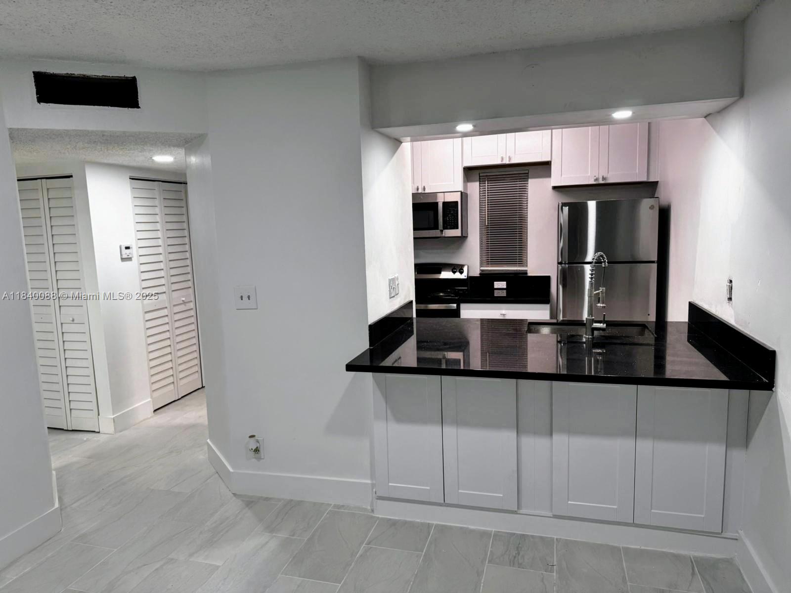 LAKEWOOD VILLAGE - Residential Lease