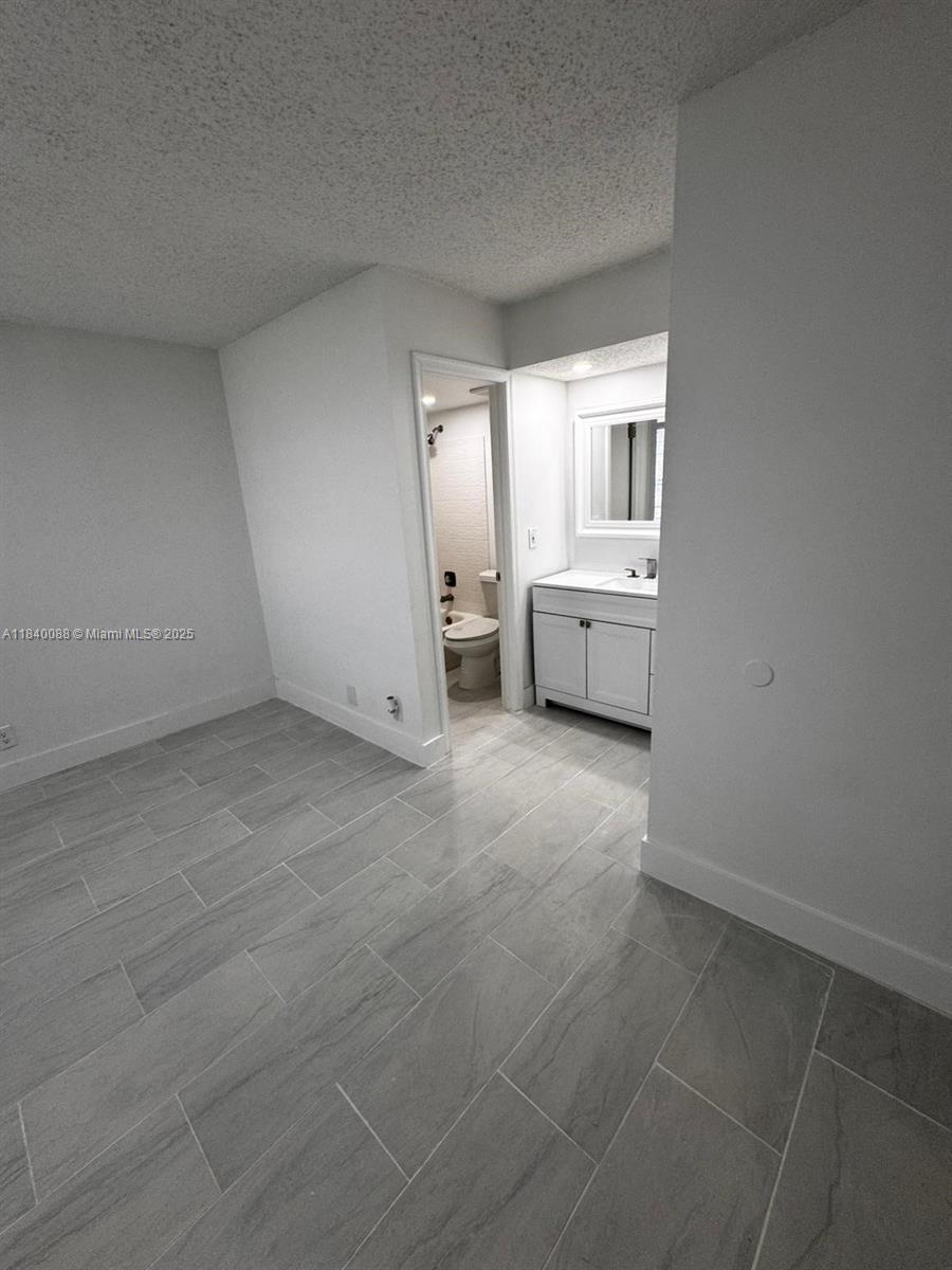 LAKEWOOD VILLAGE - Residential Lease
