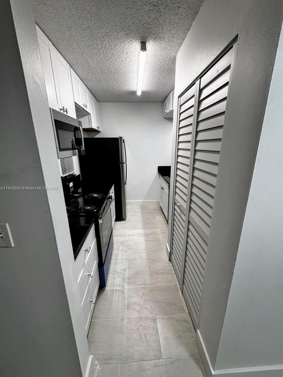 LAKEWOOD VILLAGE - Residential Lease