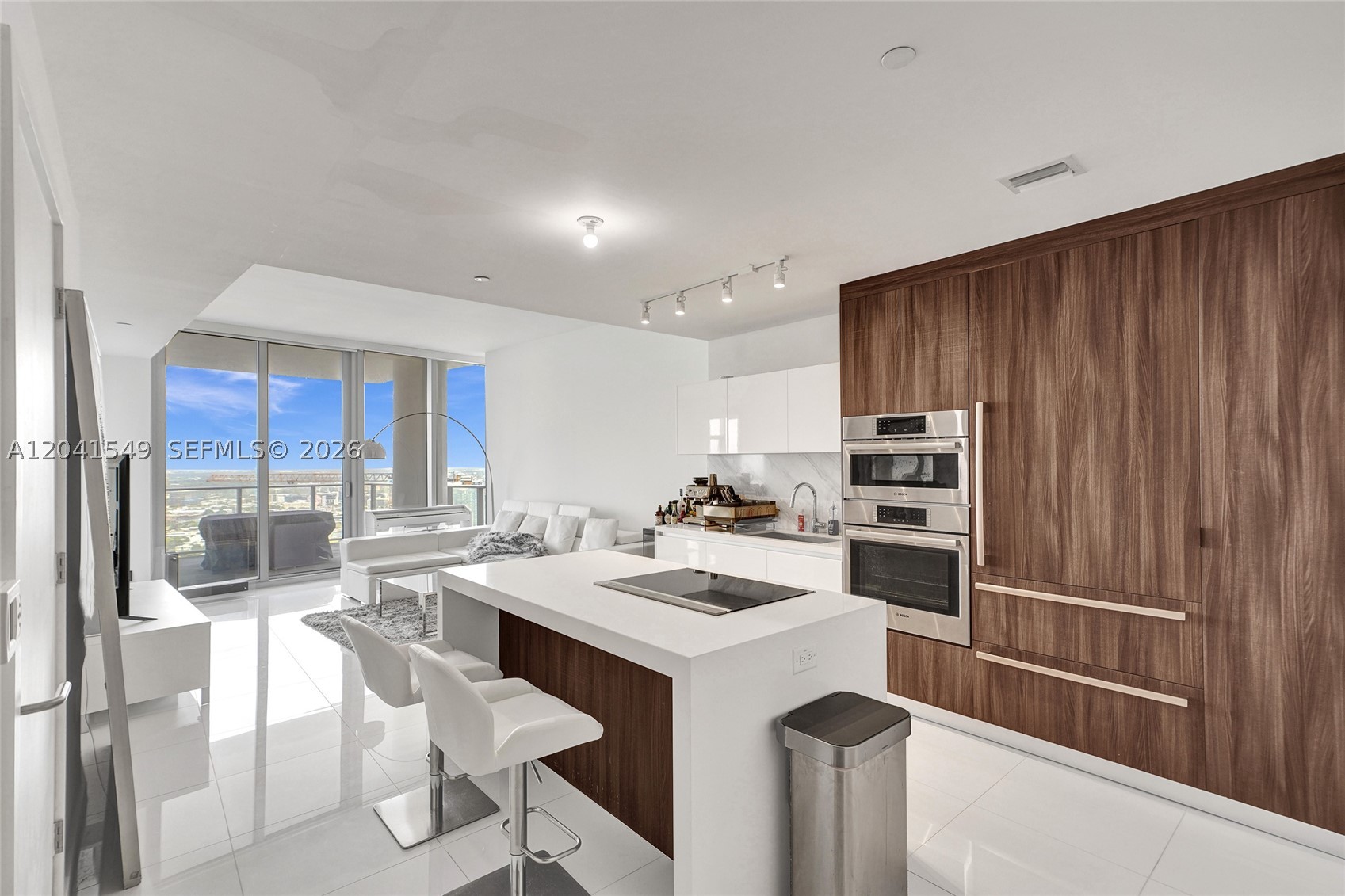 PARAMOUNT MIAMI WORLDCENT - Residential