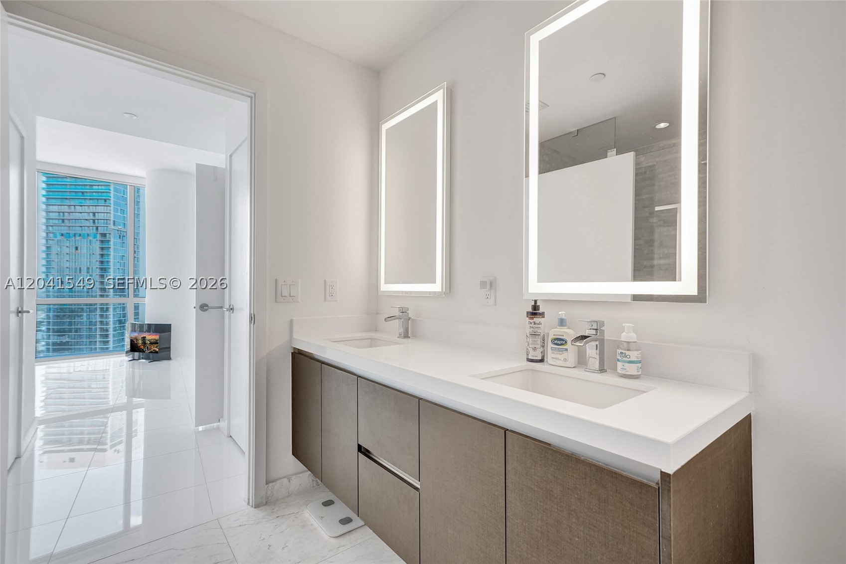 PARAMOUNT MIAMI WORLDCENT - Residential