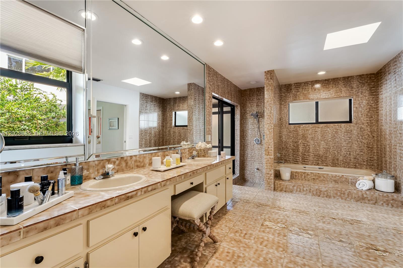 MANGO LANE ESTATES - Residential