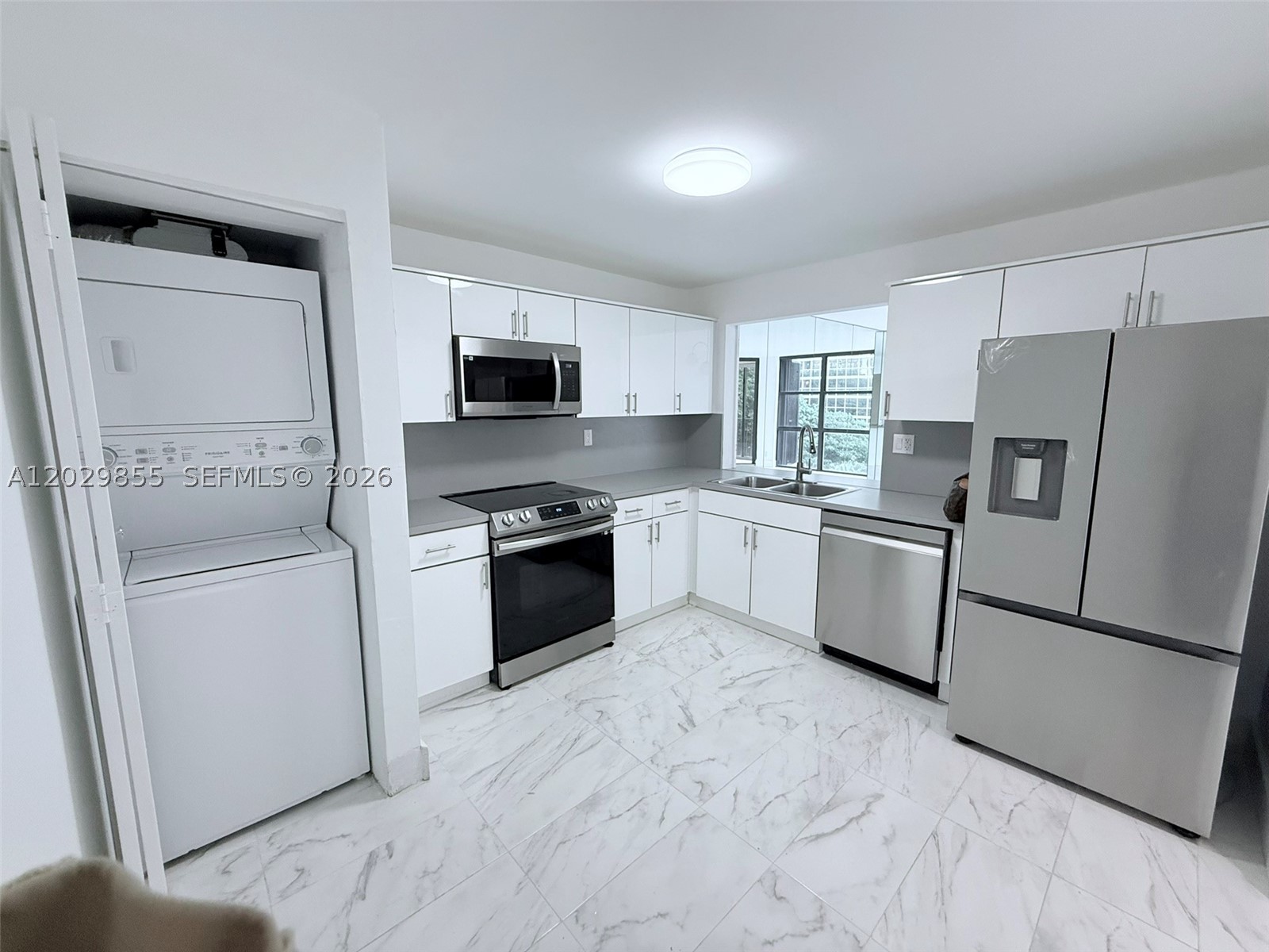 BRICKELL PLACE PHASE II C - Residential