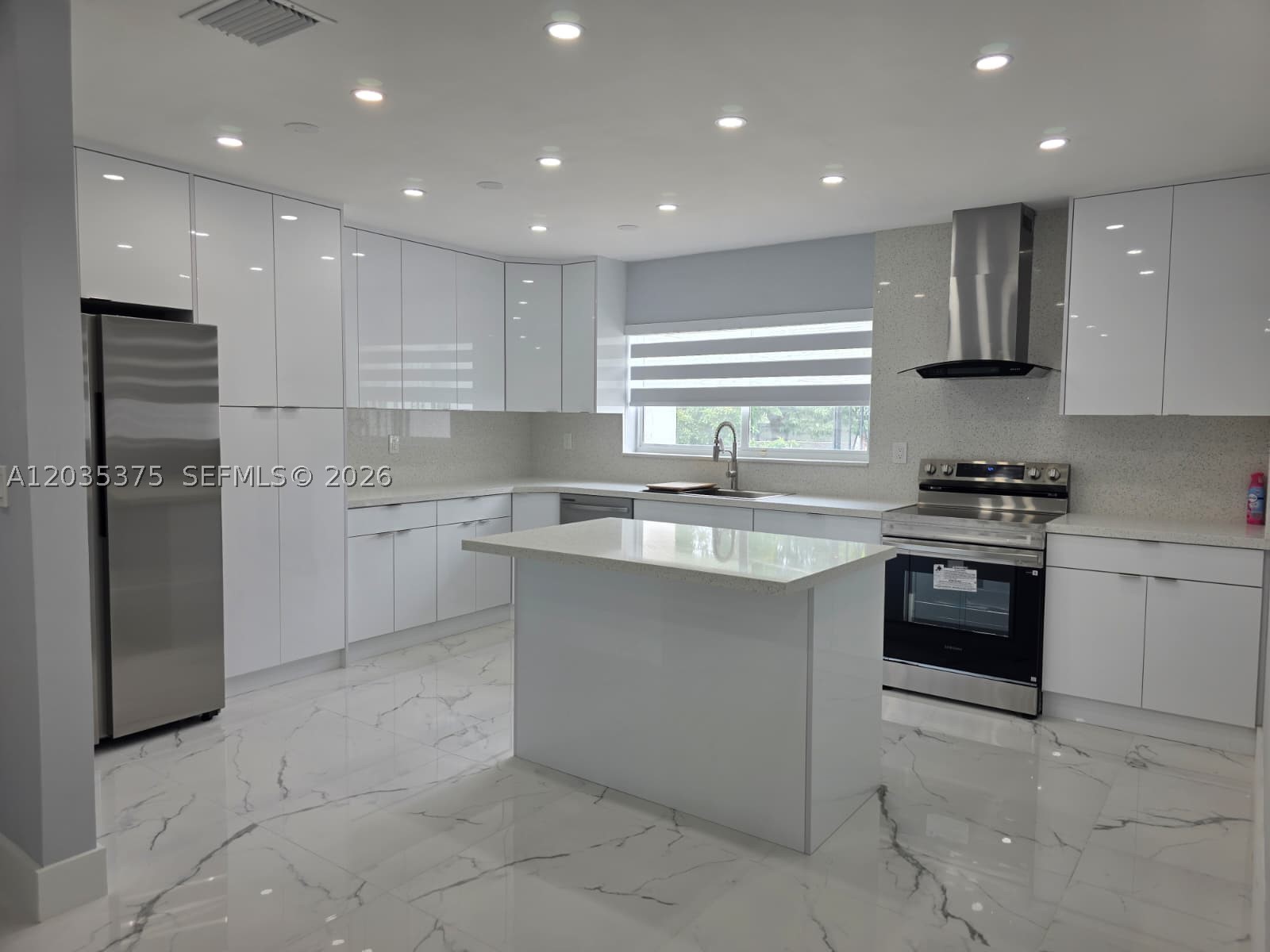 HOME OWNERS PARADISE - Residential