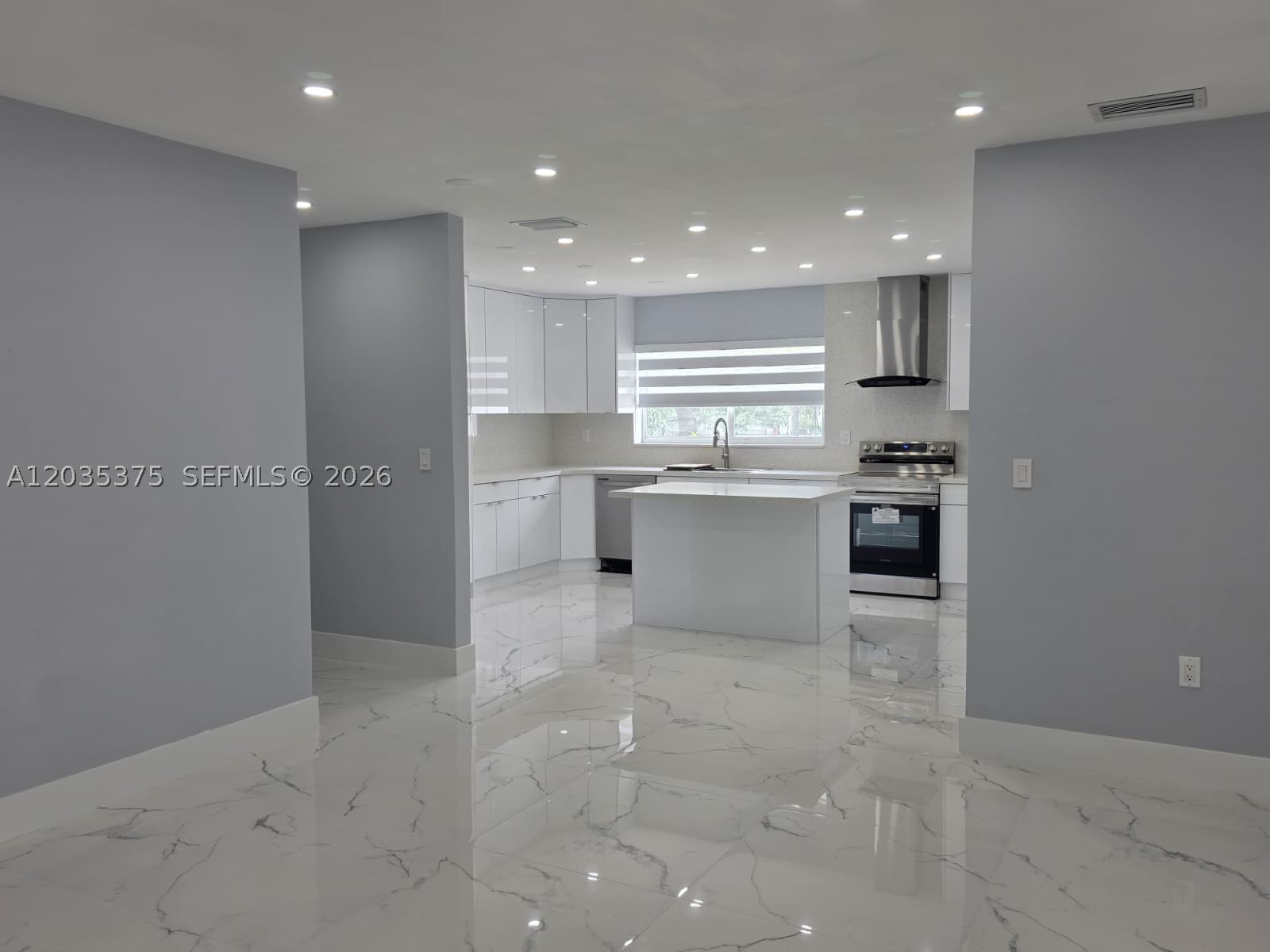 HOME OWNERS PARADISE - Residential