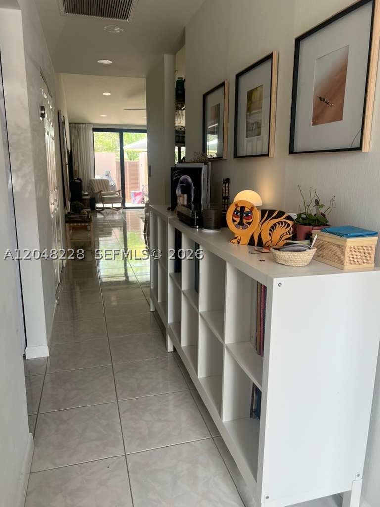 PEMBROKE LAKES SECTION SE - Residential Lease