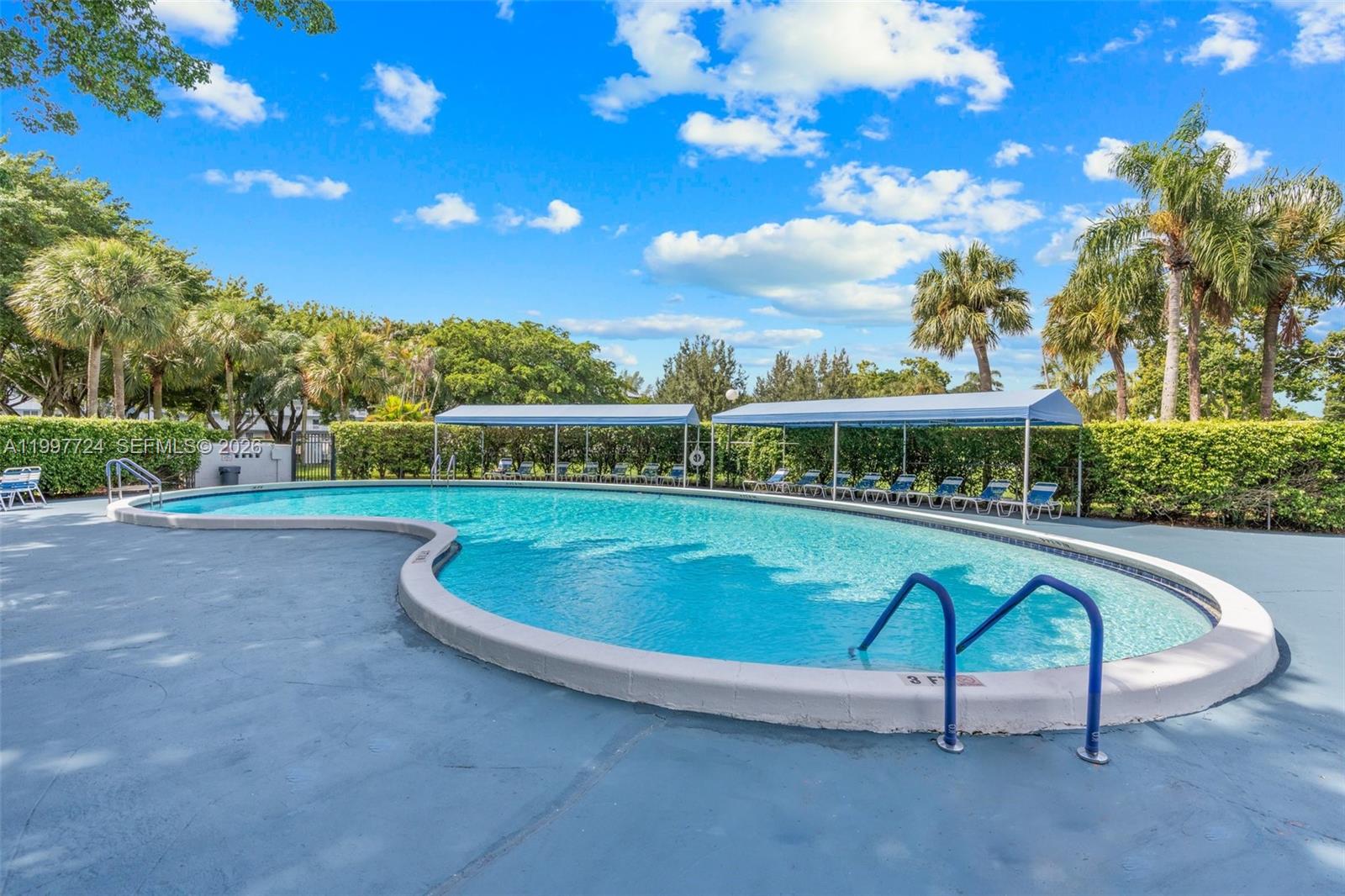 PALM SPRINGS 2 - Residential