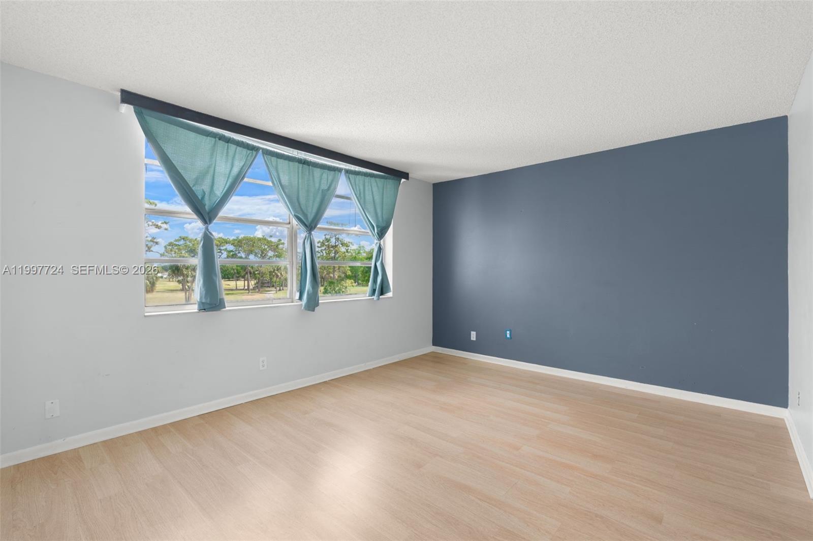 PALM SPRINGS 2 - Residential