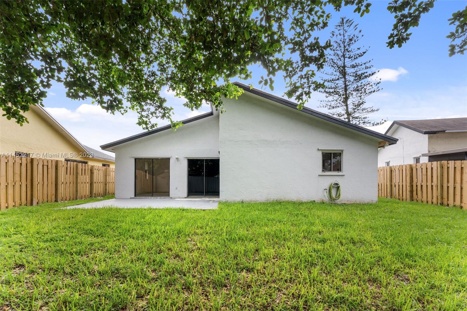 BISCAYNE VILLA HOMES SEC - Residential Lease