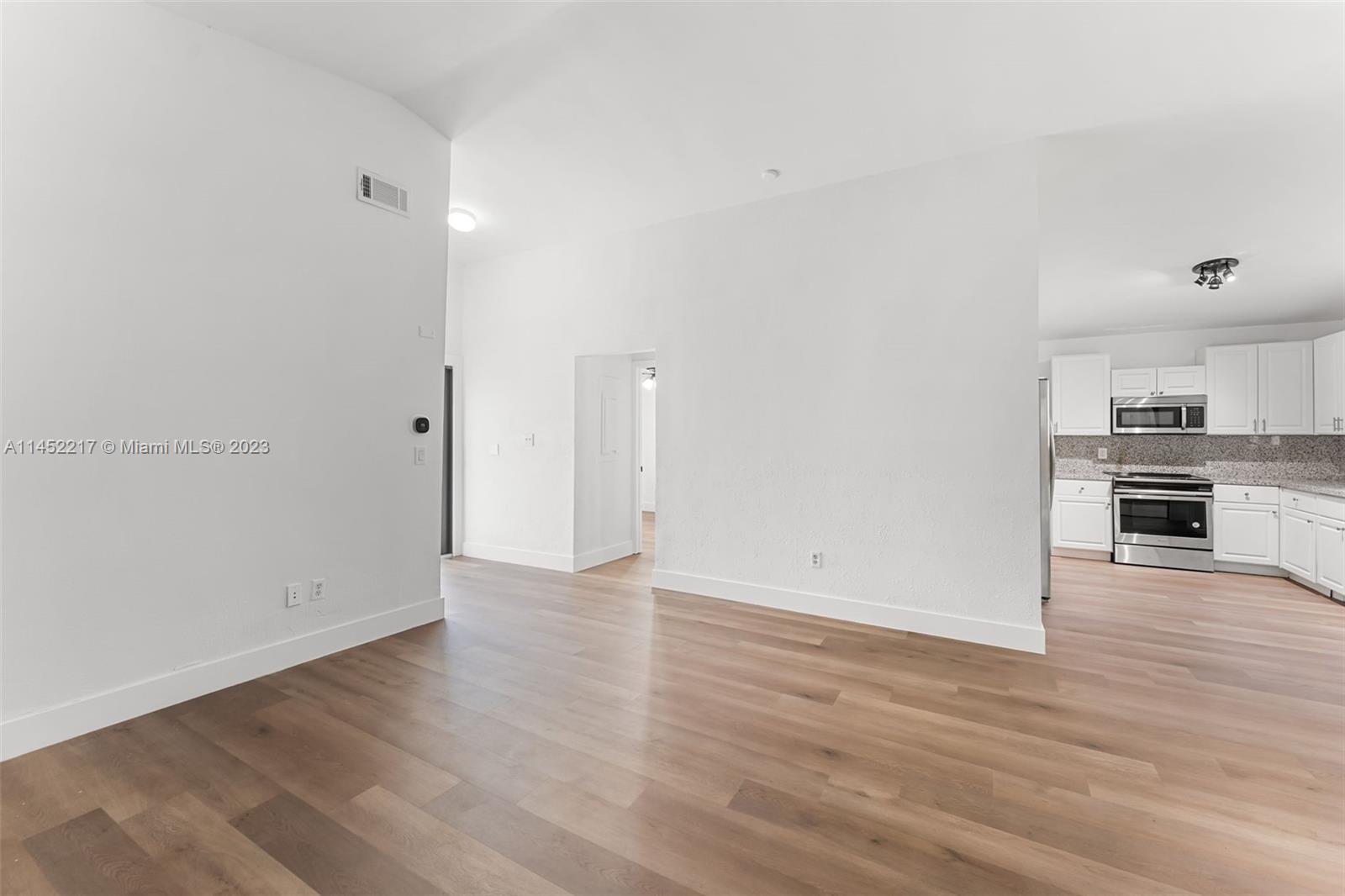 BISCAYNE VILLA HOMES SEC - Residential Lease