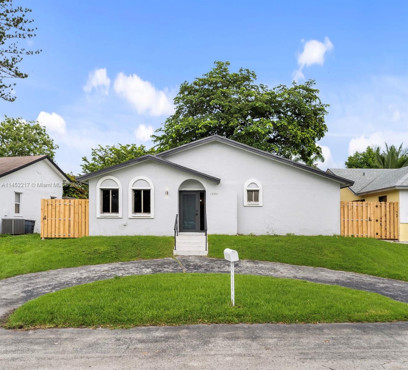 BISCAYNE VILLA HOMES SEC - Residential Lease