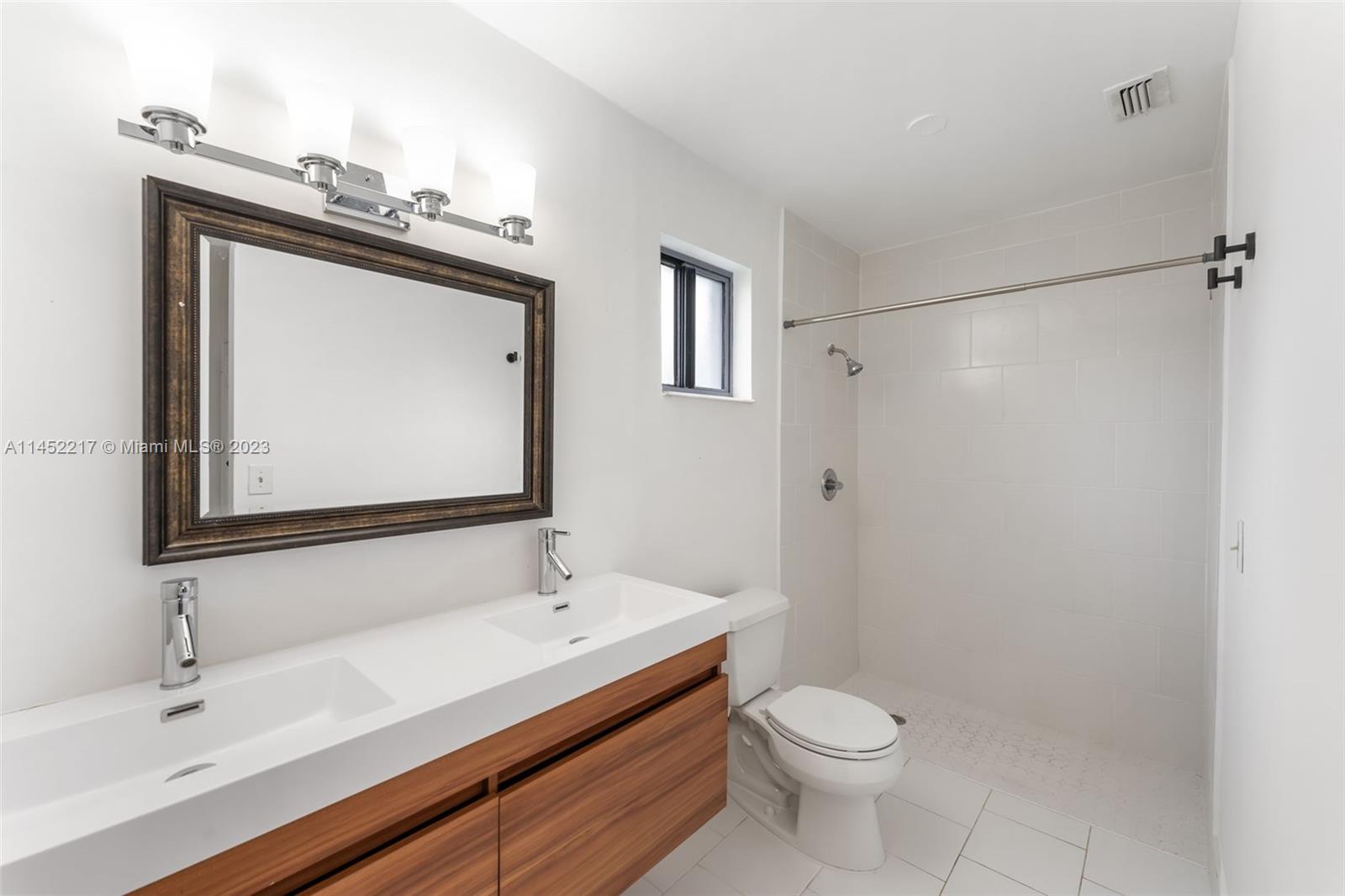 BISCAYNE VILLA HOMES SEC - Residential Lease