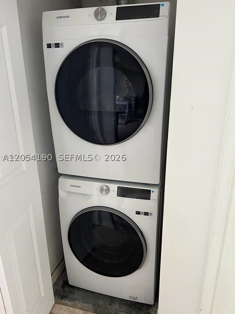 PARC CENTRAL AVENTURA SOU - Residential Lease