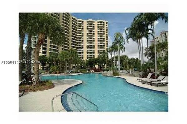 PARC CENTRAL AVENTURA SOU - Residential Lease
