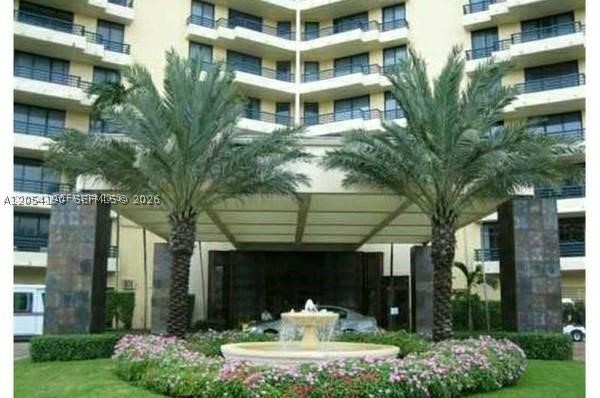 Beautiful 2-beddroom,2 bathroom apartment in a prime location!Conveniently located just minutes from Aventura Mall, shopping, dining,parks.
First month's rent,Security deposit, and Last month's rent, credit report, IDs.