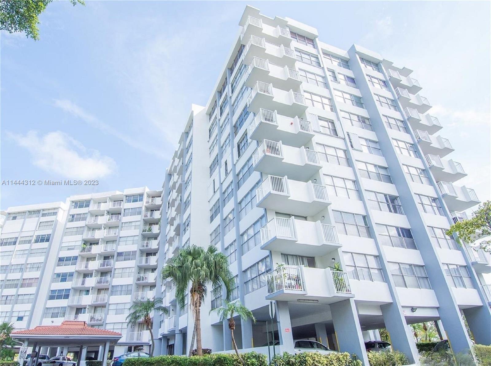 WILSHIRE CONDO - Residential Lease