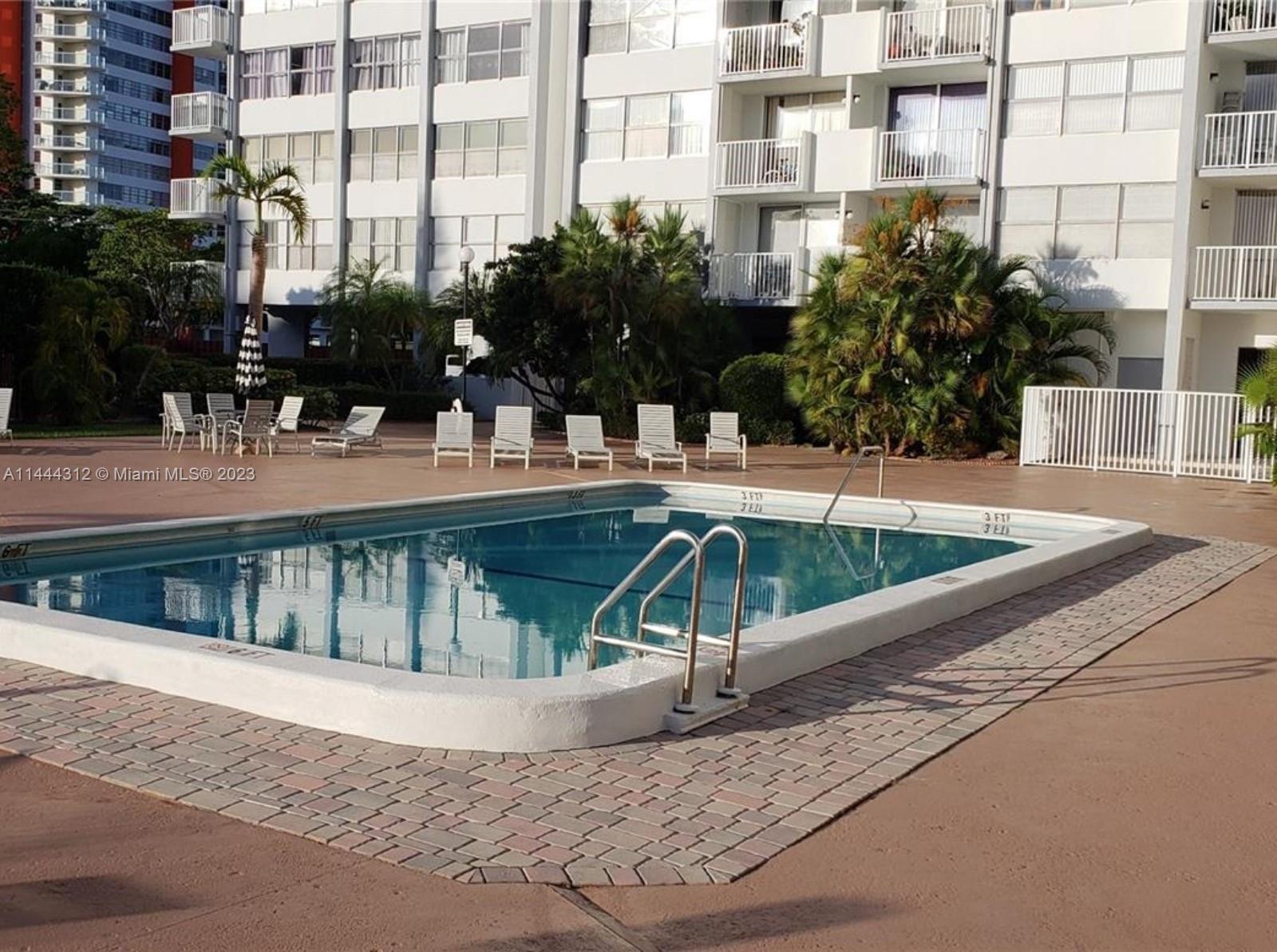 WILSHIRE CONDO - Residential Lease