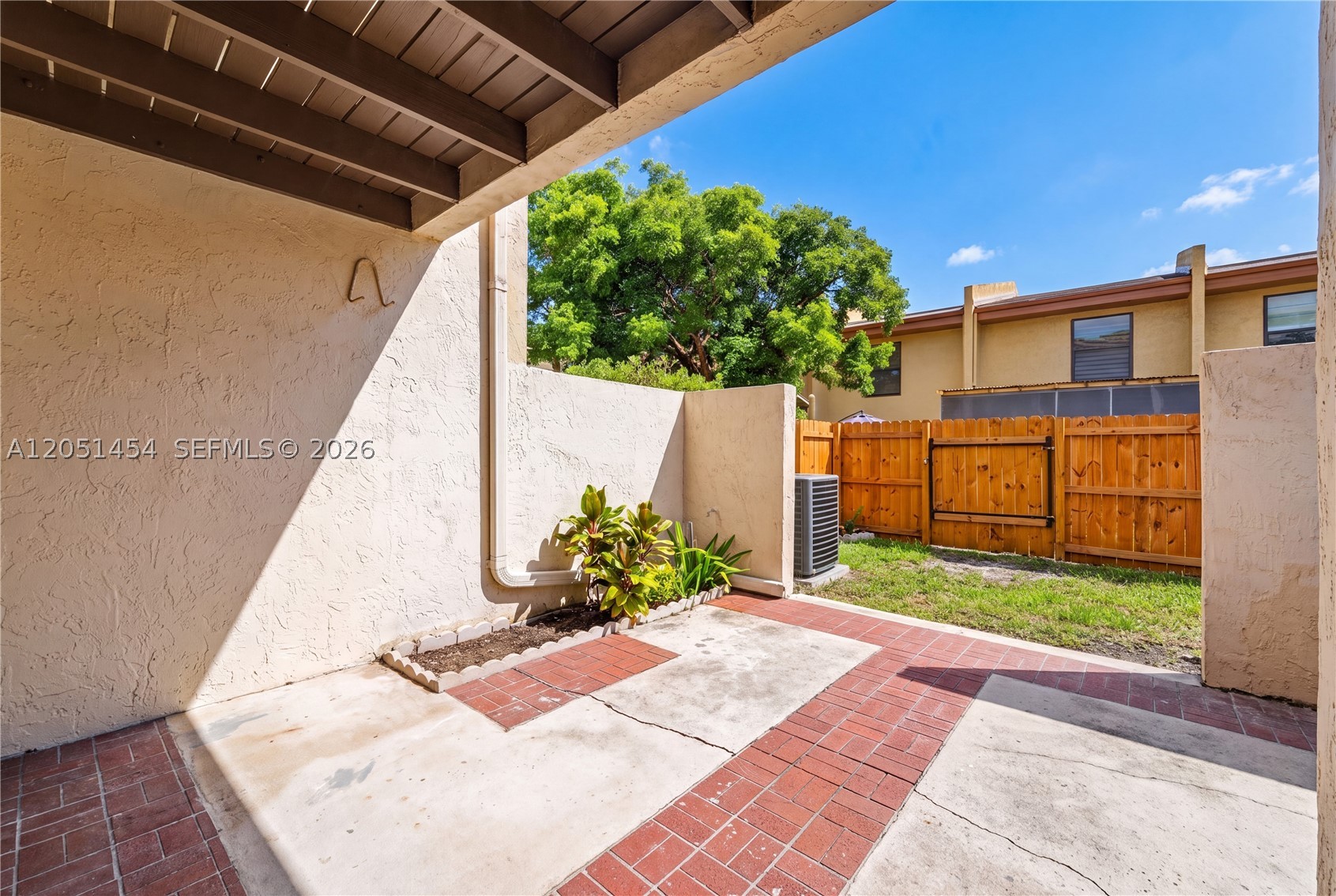 EVERGLADES SUGAR & LAND C - Residential