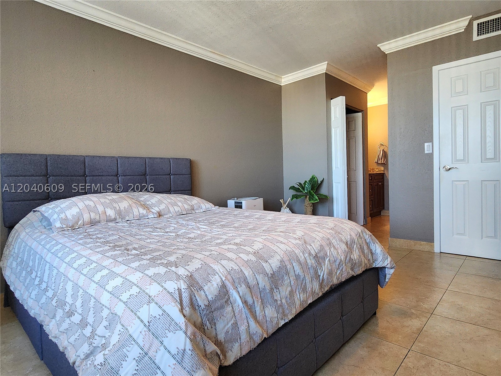 PARKER PLAZA CONDO ESTATE - Residential