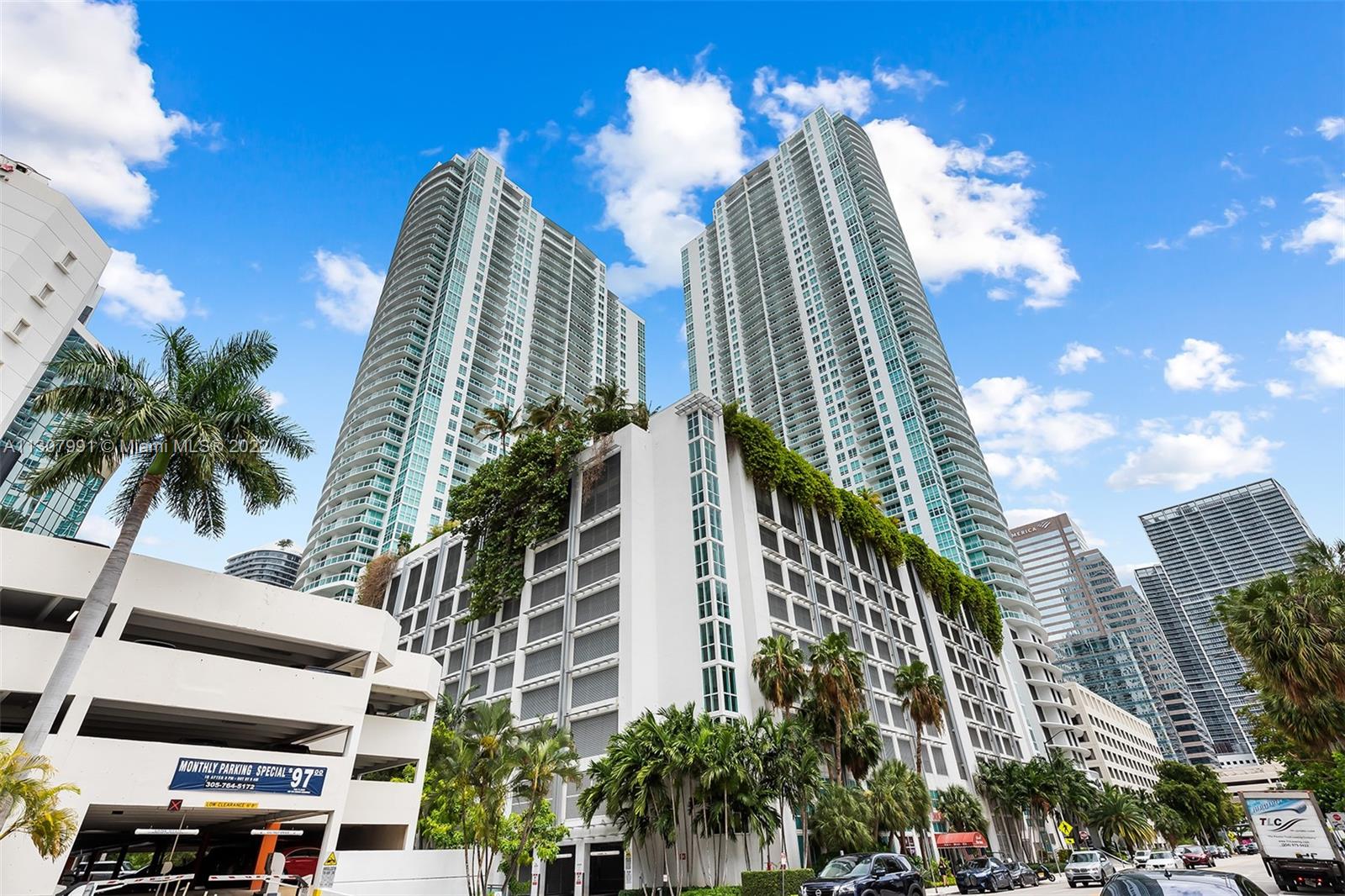 THE PLAZA 901 BRICKELL CO - Residential Lease