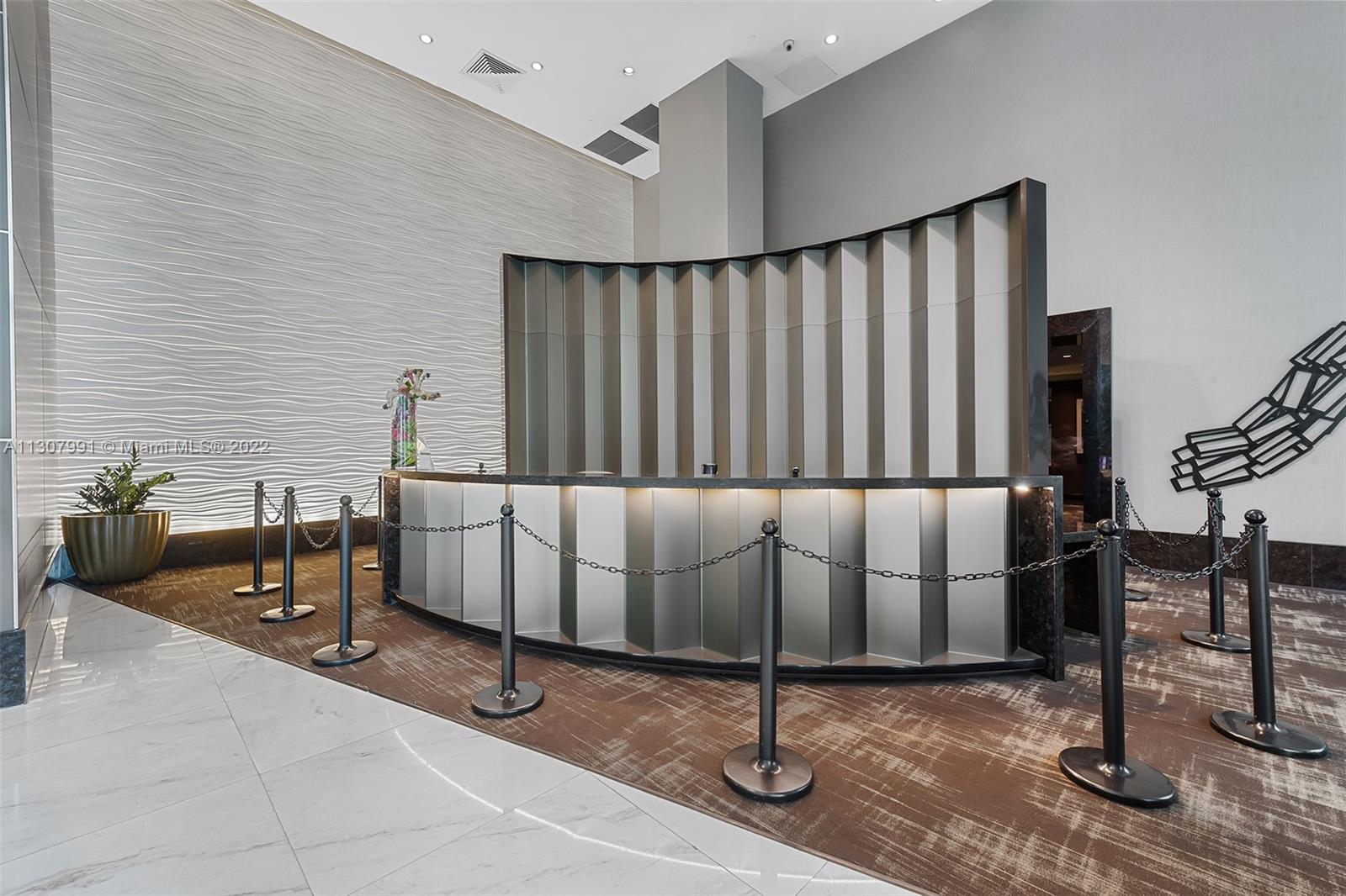 THE PLAZA 901 BRICKELL CO - Residential Lease