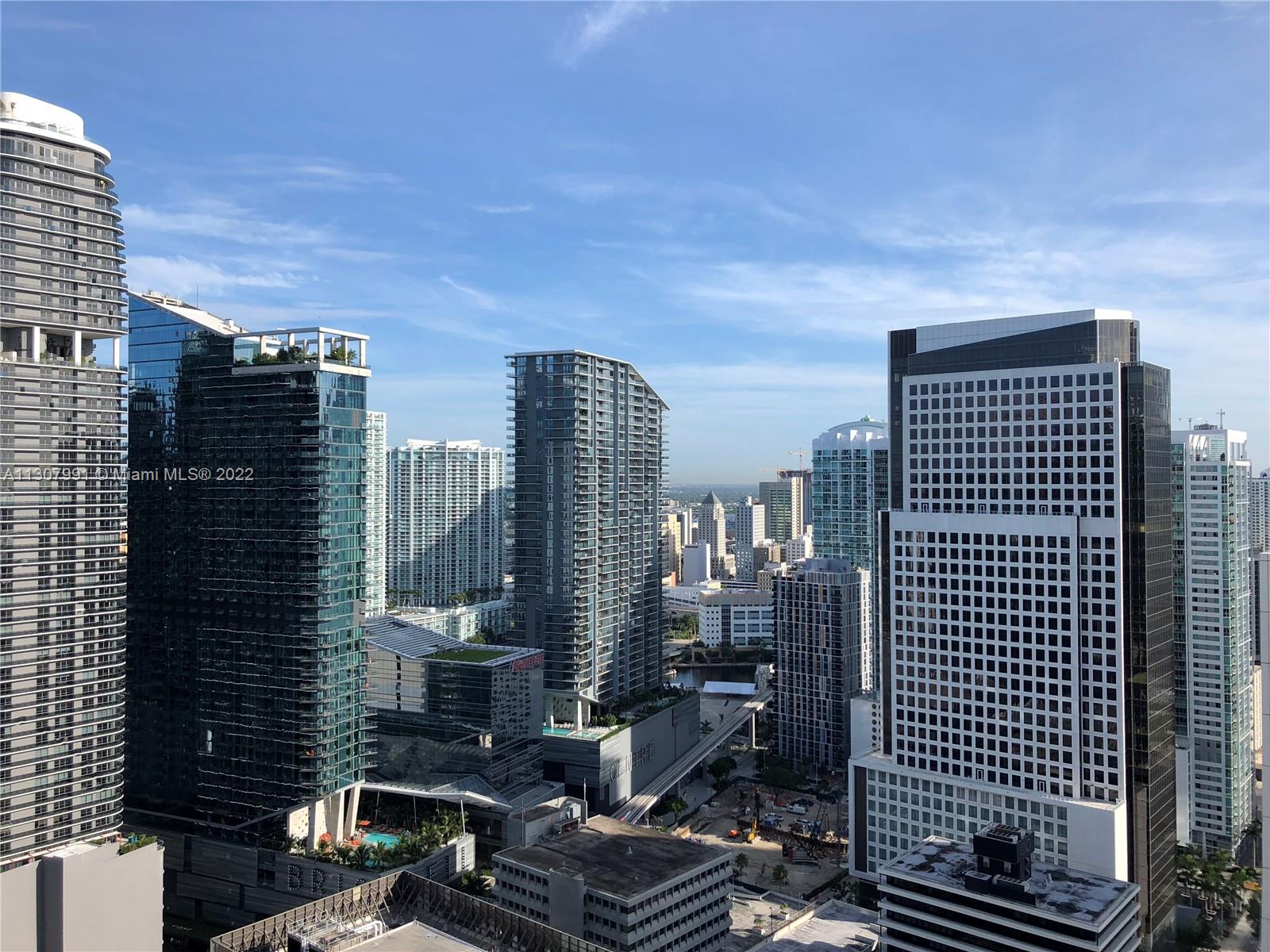 THE PLAZA 901 BRICKELL CO - Residential Lease