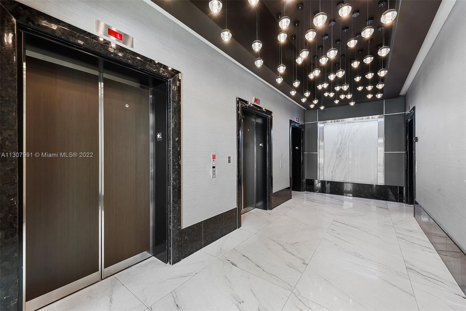THE PLAZA 901 BRICKELL CO - Residential Lease