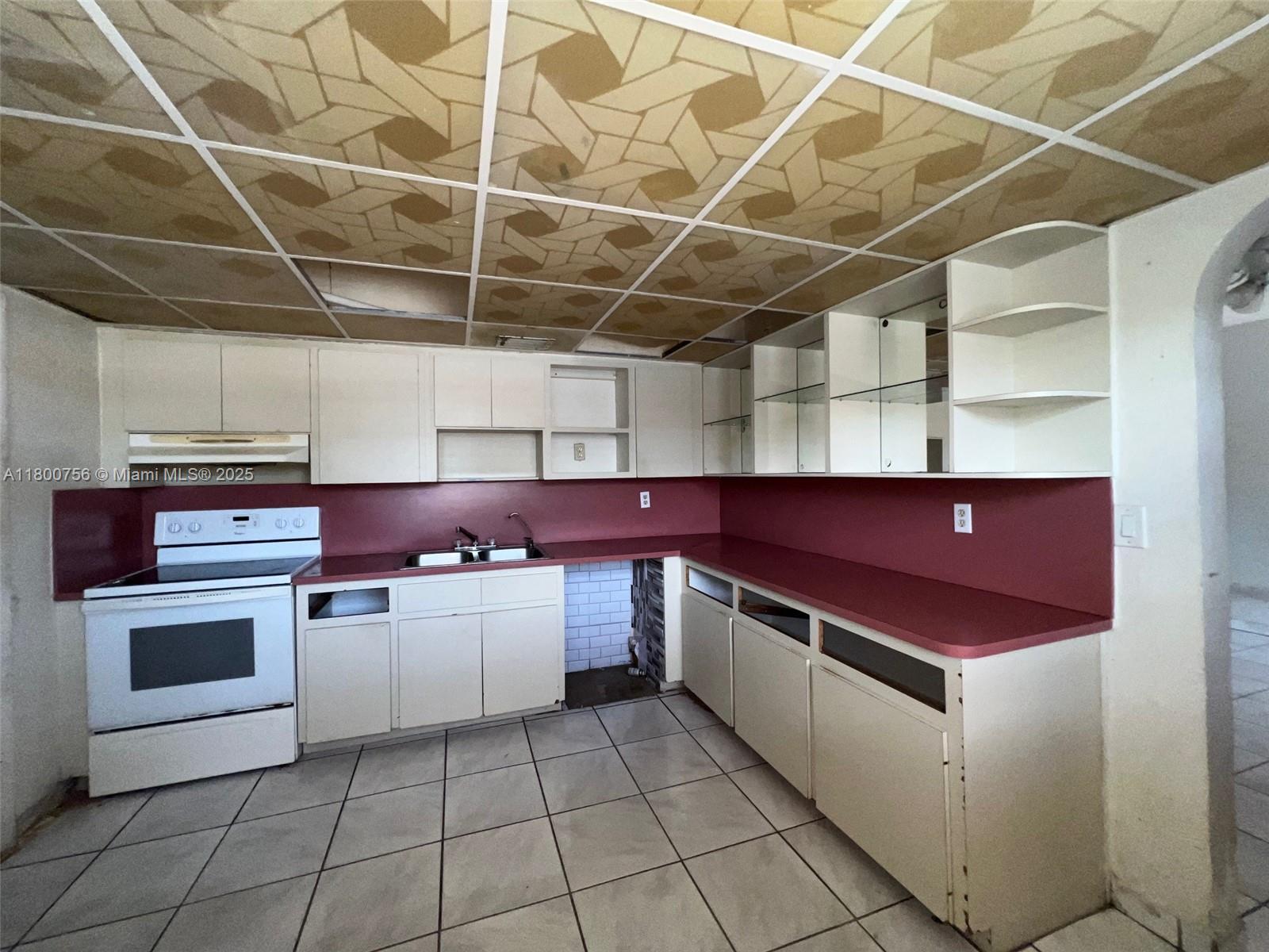 THE TROPICS AMD PLAT - Residential