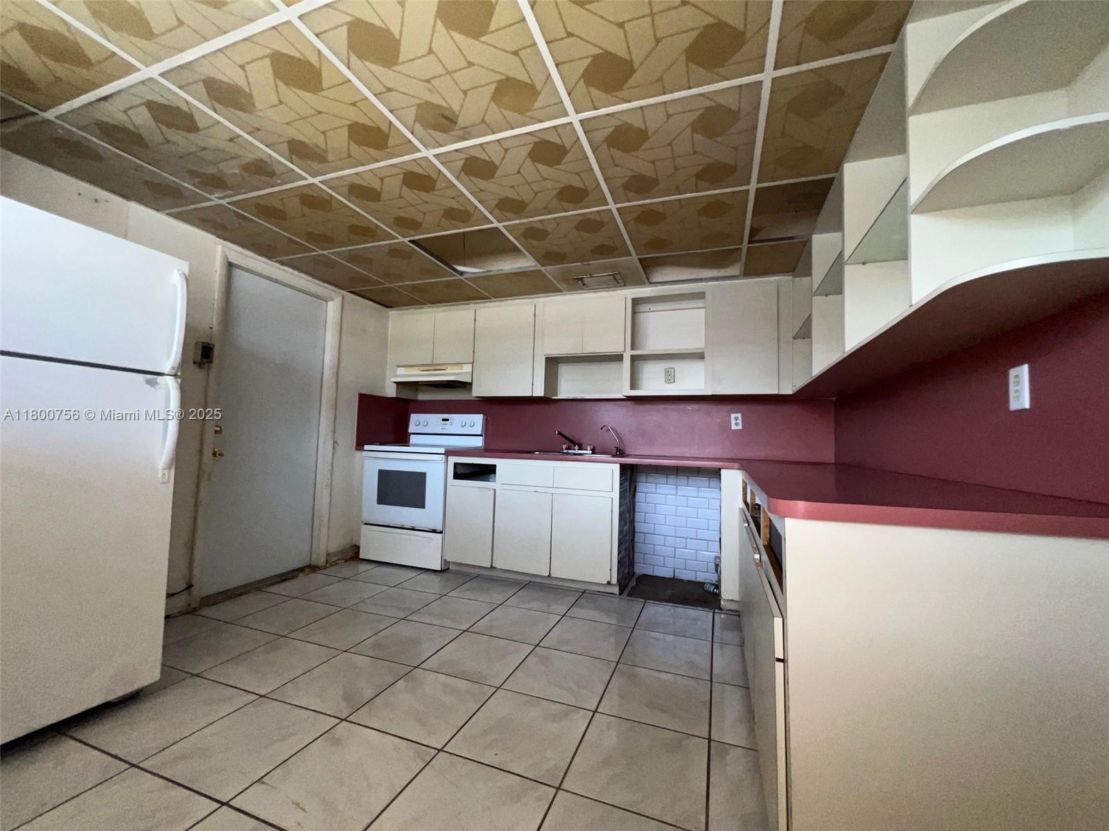 THE TROPICS AMD PLAT - Residential