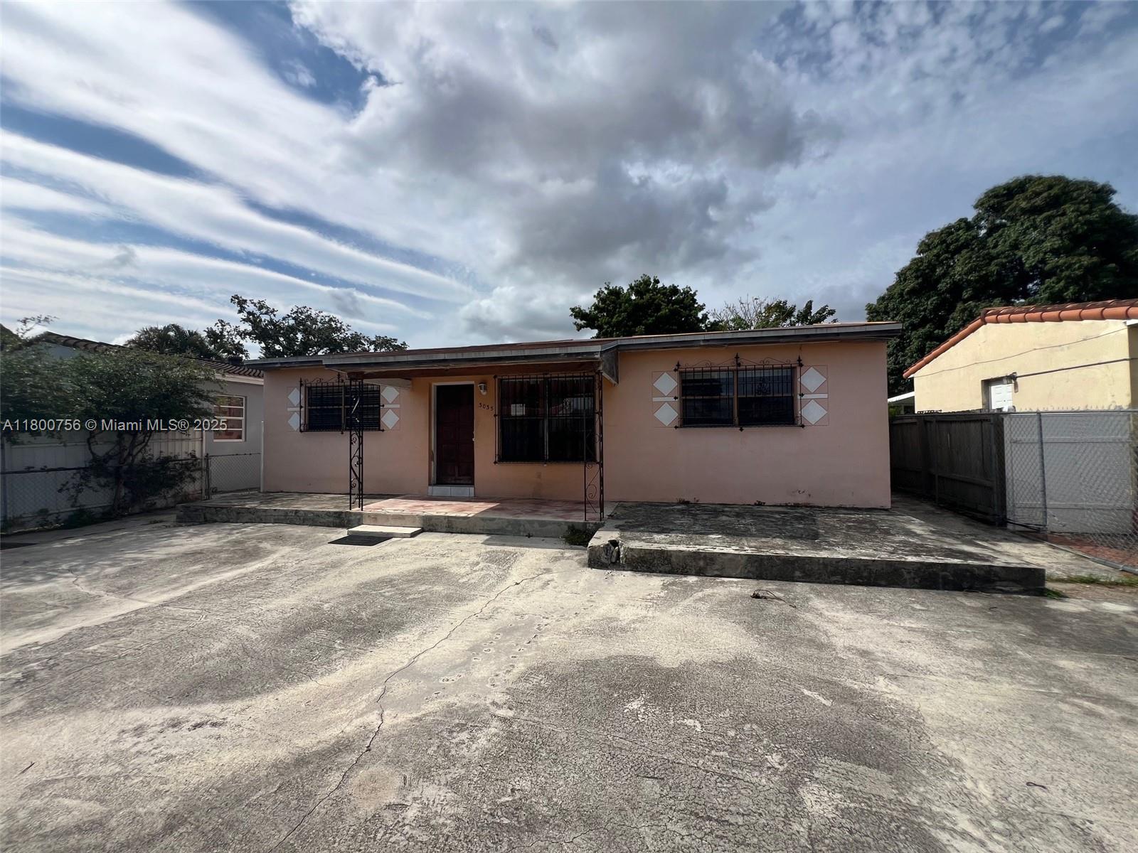 THE TROPICS AMD PLAT - Residential
