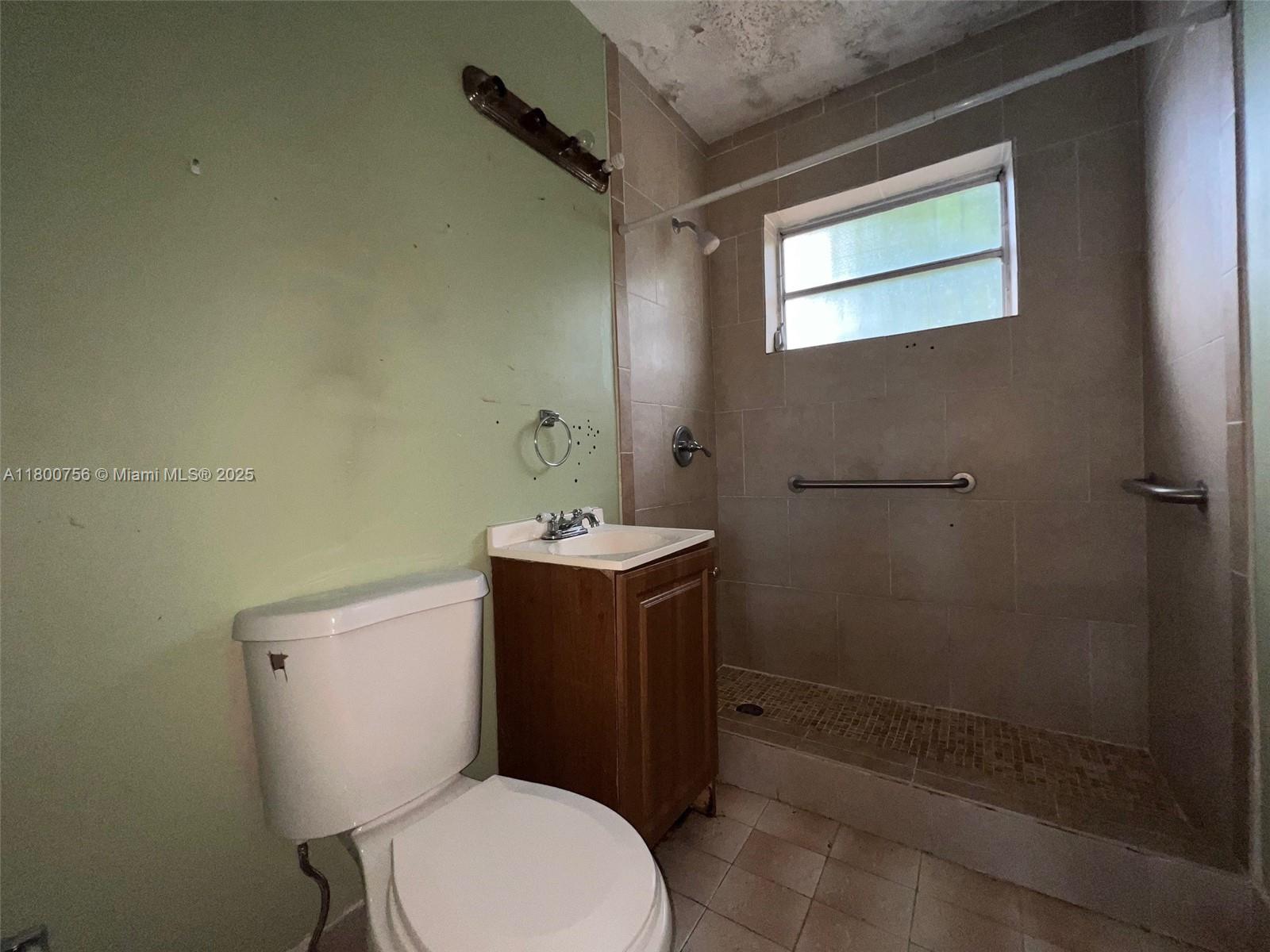 THE TROPICS AMD PLAT - Residential