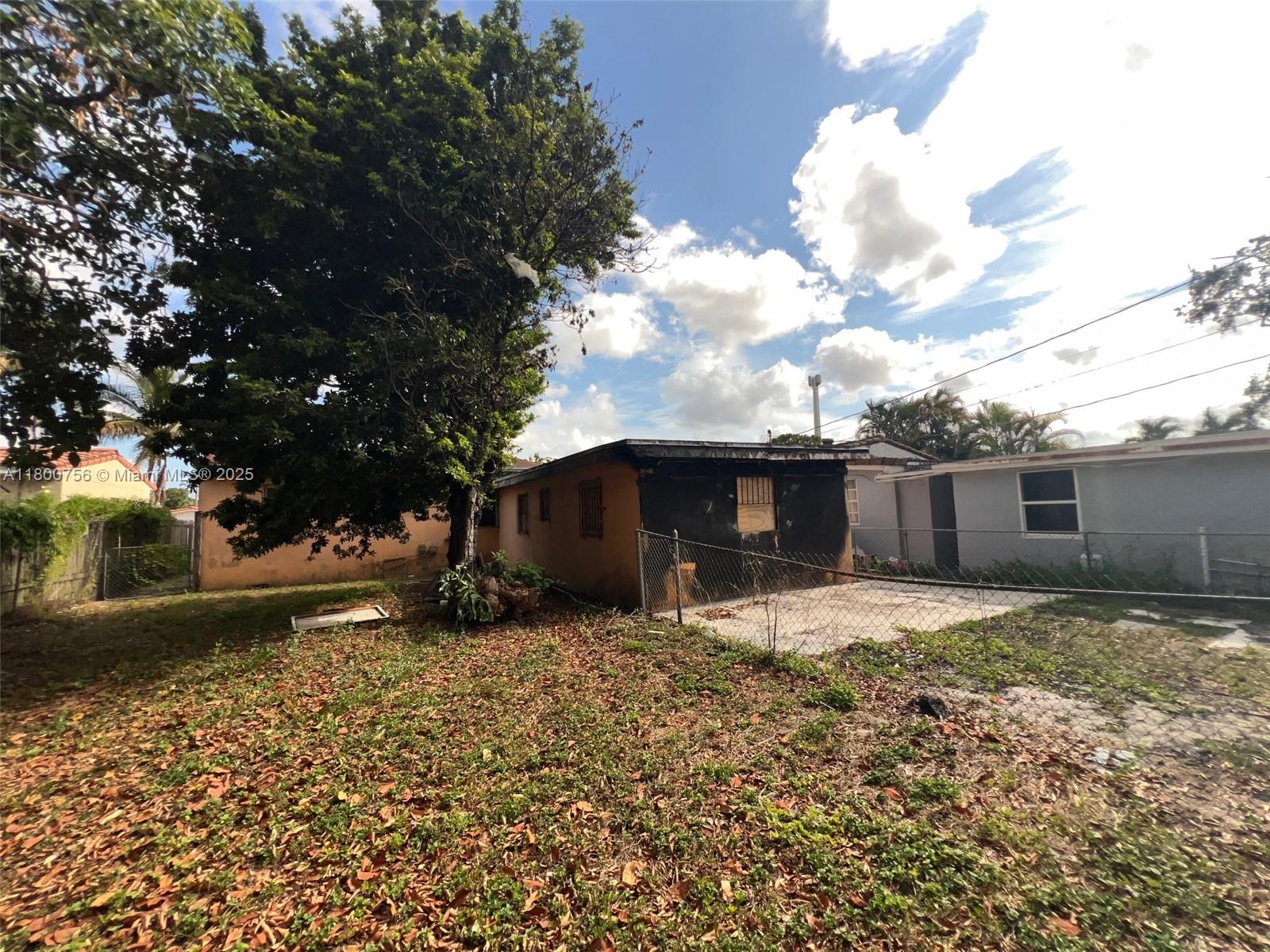 THE TROPICS AMD PLAT - Residential