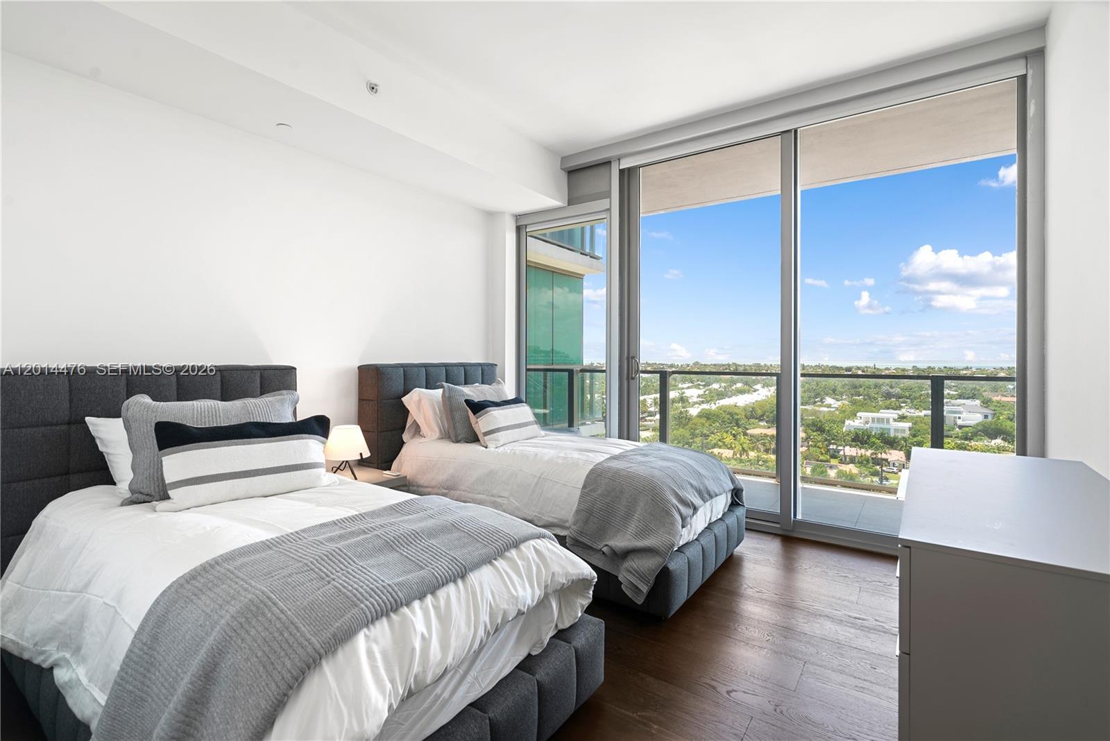 OCEANA KEY BISCAYNE CONDO - Residential