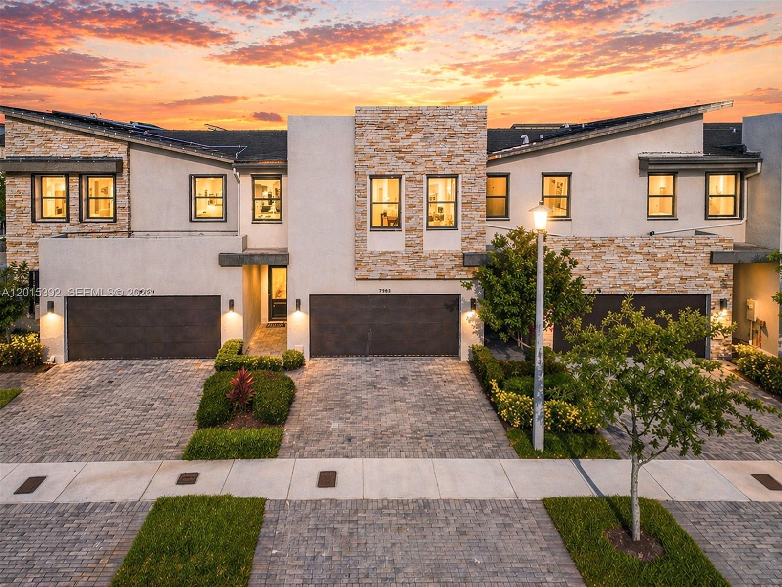 GRAND BAY SOUTH TOWNHOMES - Residential