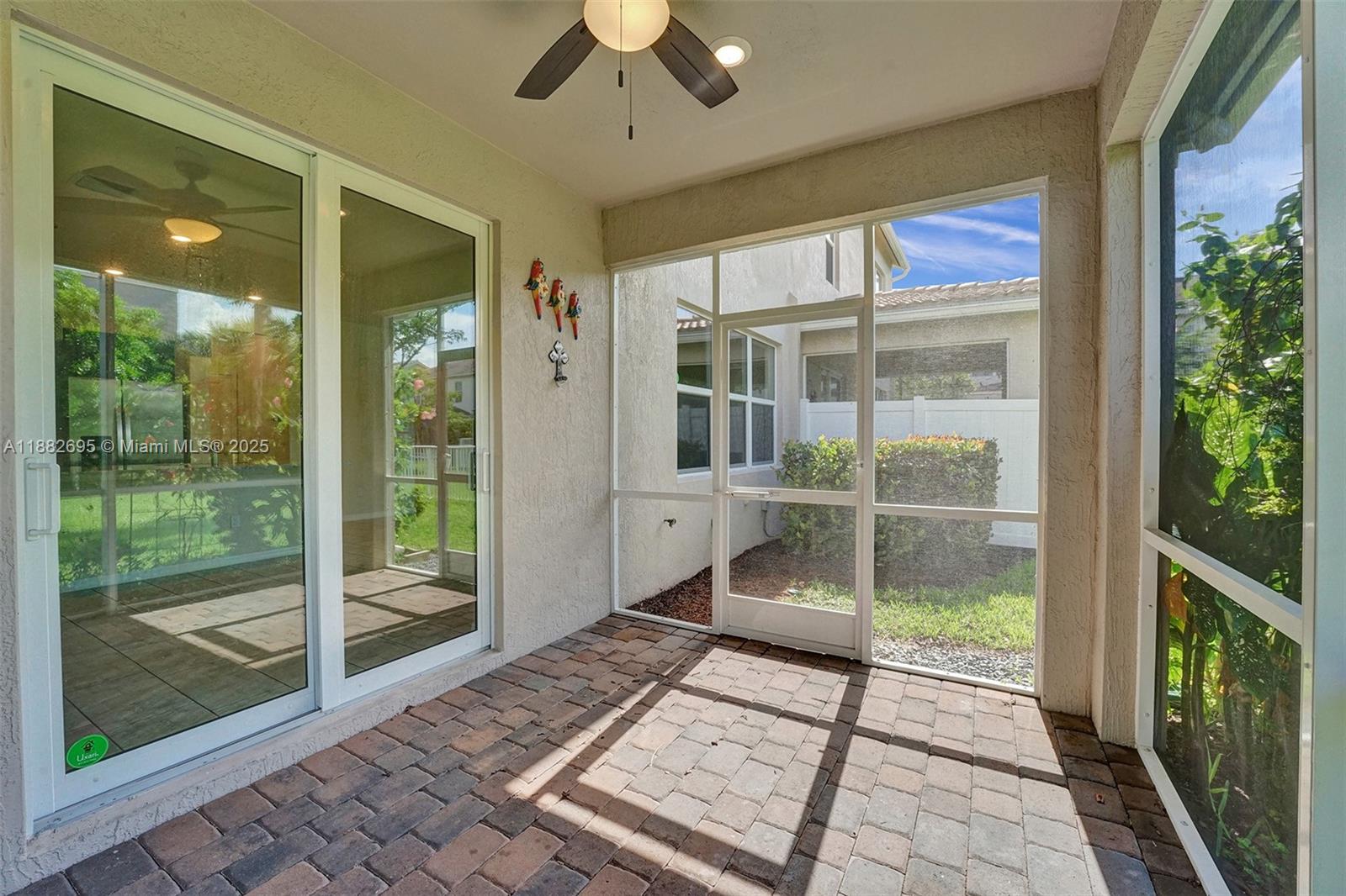 HILLCREST COUNTRY CLUB SO - Residential Lease