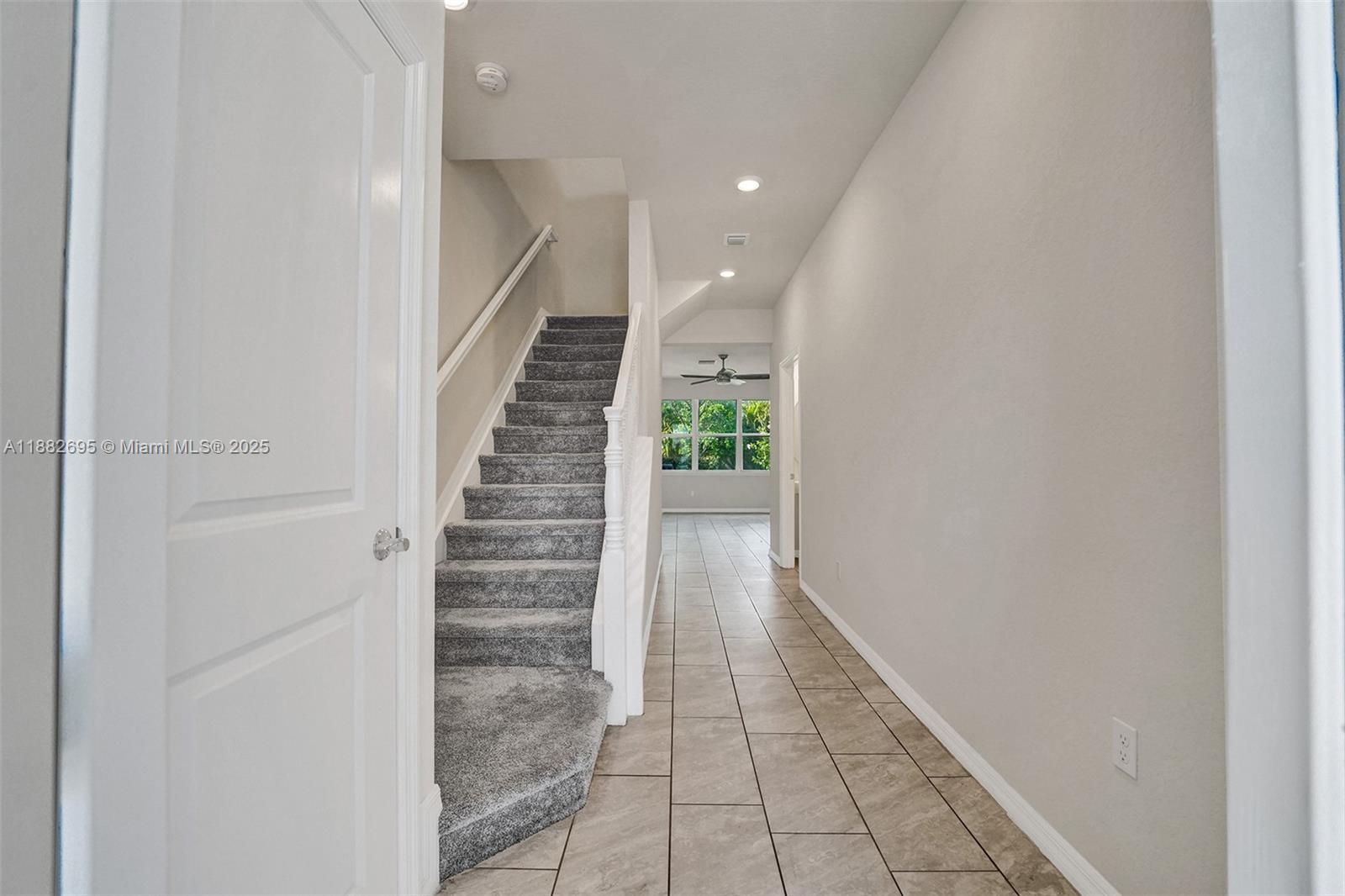 HILLCREST COUNTRY CLUB SO - Residential Lease