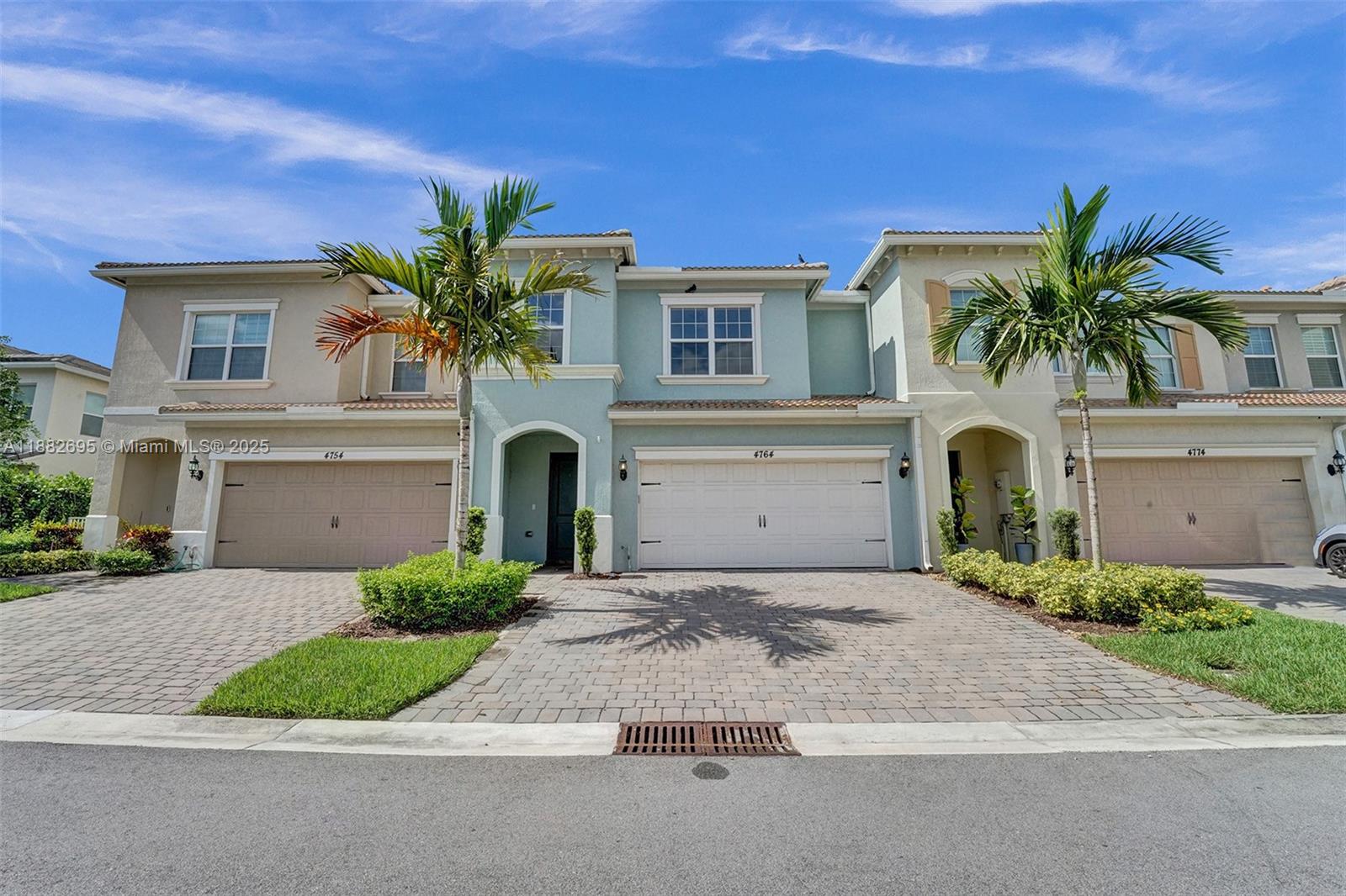 HILLCREST COUNTRY CLUB SO - Residential Lease