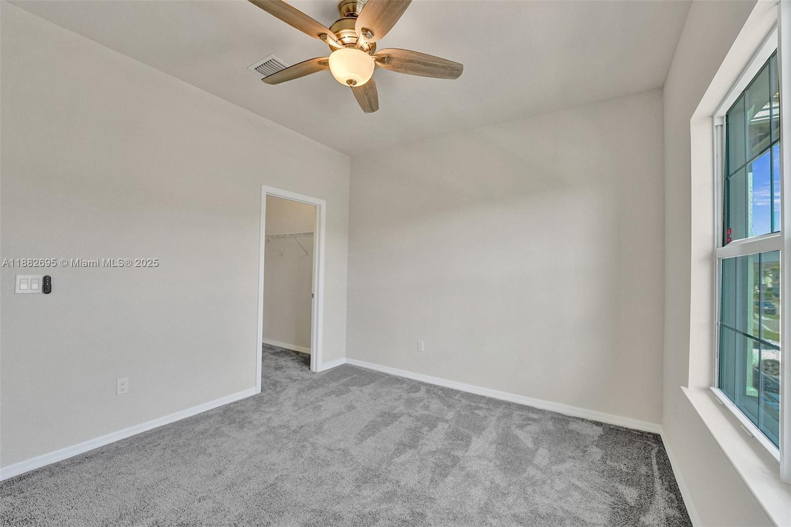 HILLCREST COUNTRY CLUB SO - Residential Lease
