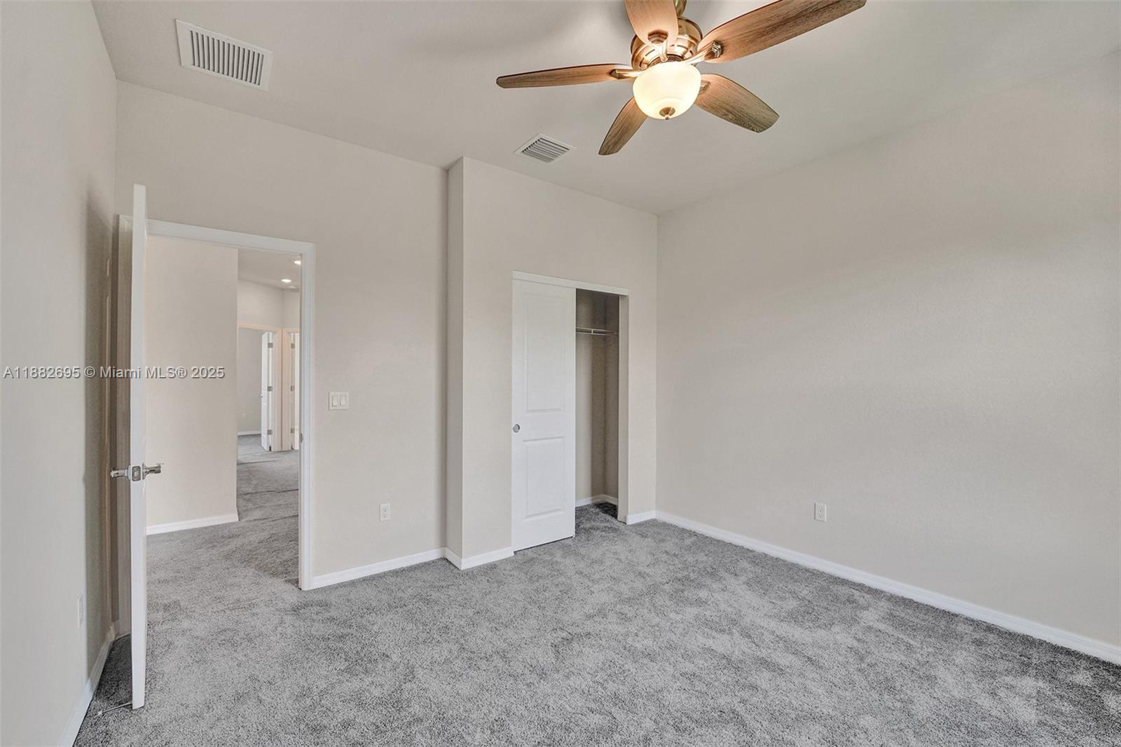 HILLCREST COUNTRY CLUB SO - Residential Lease