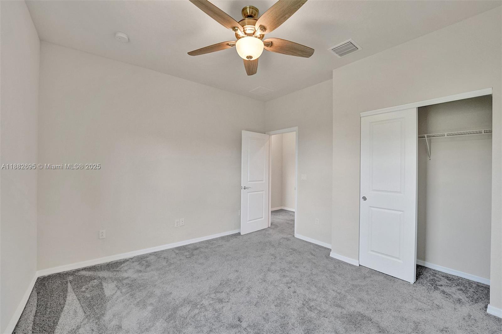 HILLCREST COUNTRY CLUB SO - Residential Lease