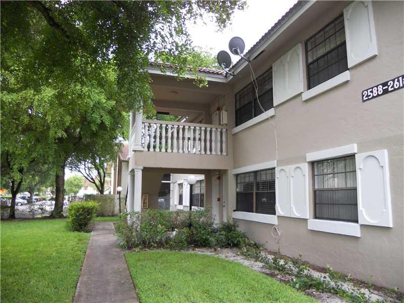 READY TO MOVE IN, UPGRADED 2 BED 2 BATH APARTMENT IN THE HEART OF CORAL SPRINGS. ALL TILED, GRANITE KITCHEN AND BATHROOMS WITH WASHER AND DRYER. COMMUNITY POOL. EXCELLENT LOCATION.